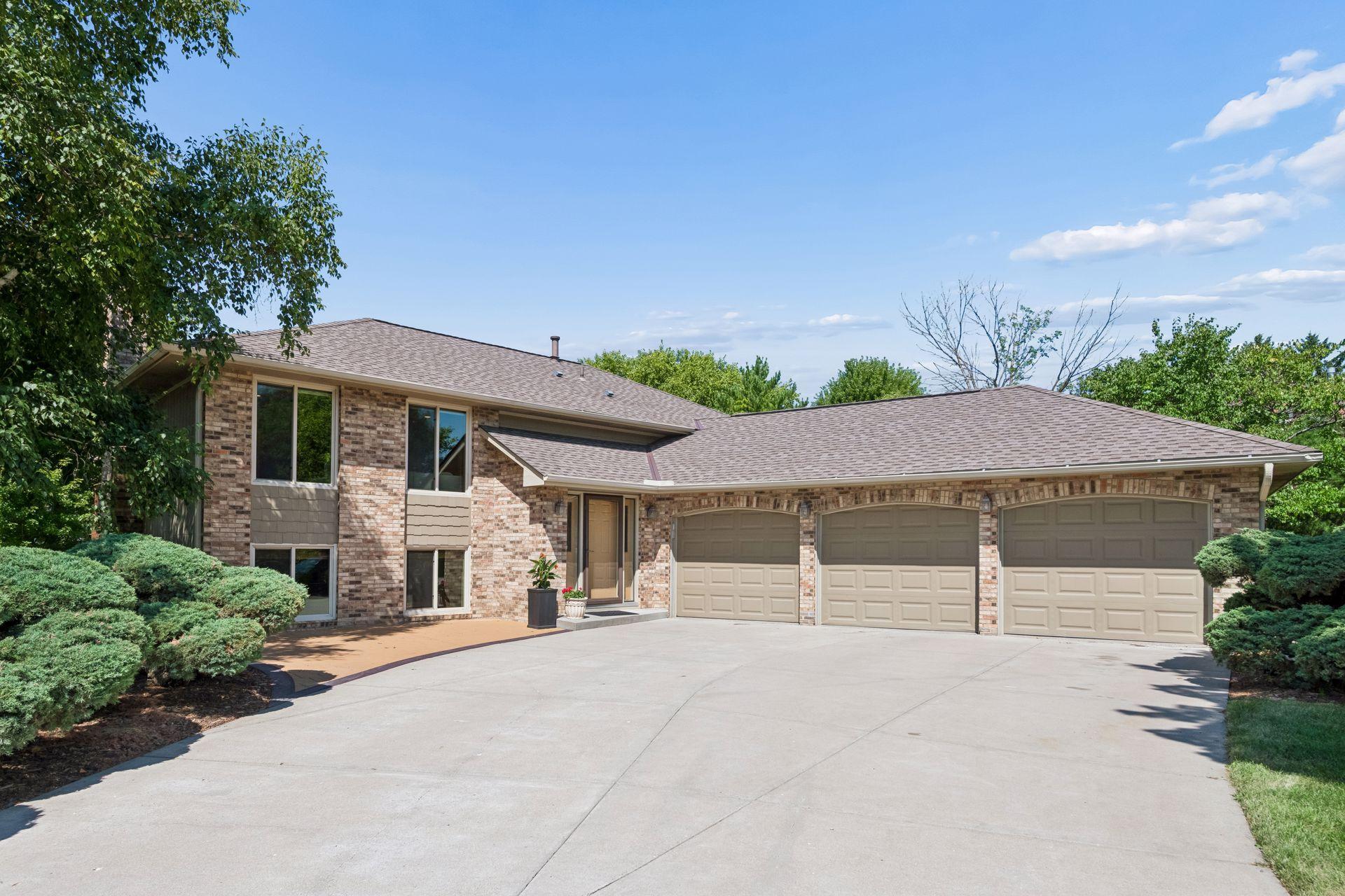 7011 Eagle Rg, Eden Prairie, MN 55346