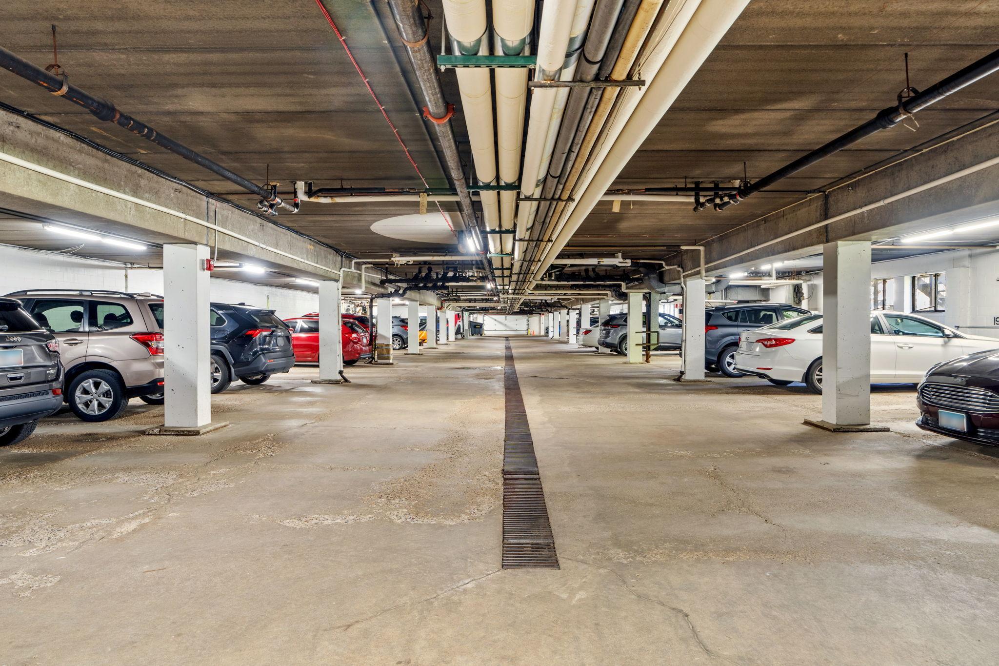 4120 Parklawn Ave #220, Edina, MN 55435
