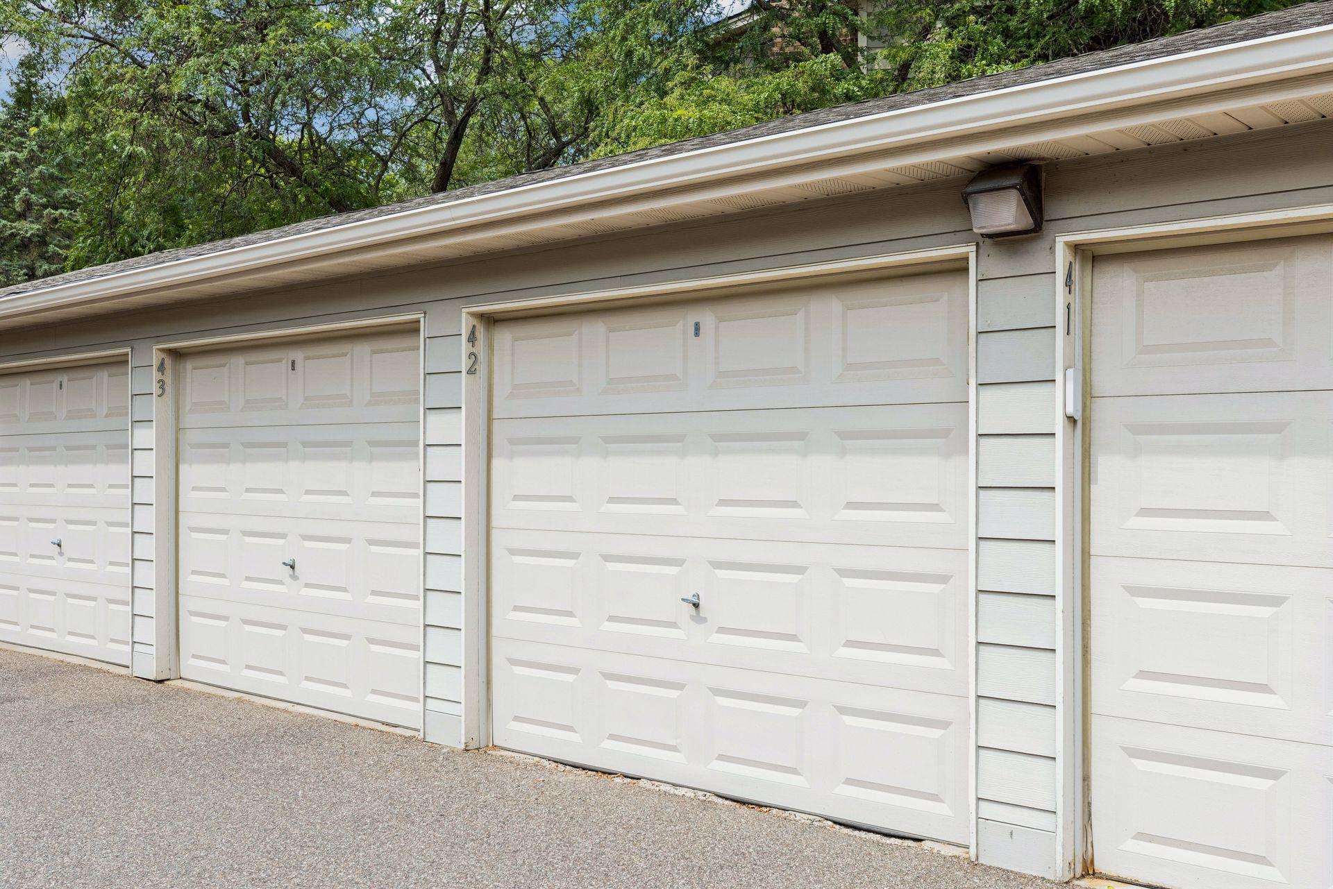 2130 Ridge Dr #23, Saint Louis Park, MN 55416