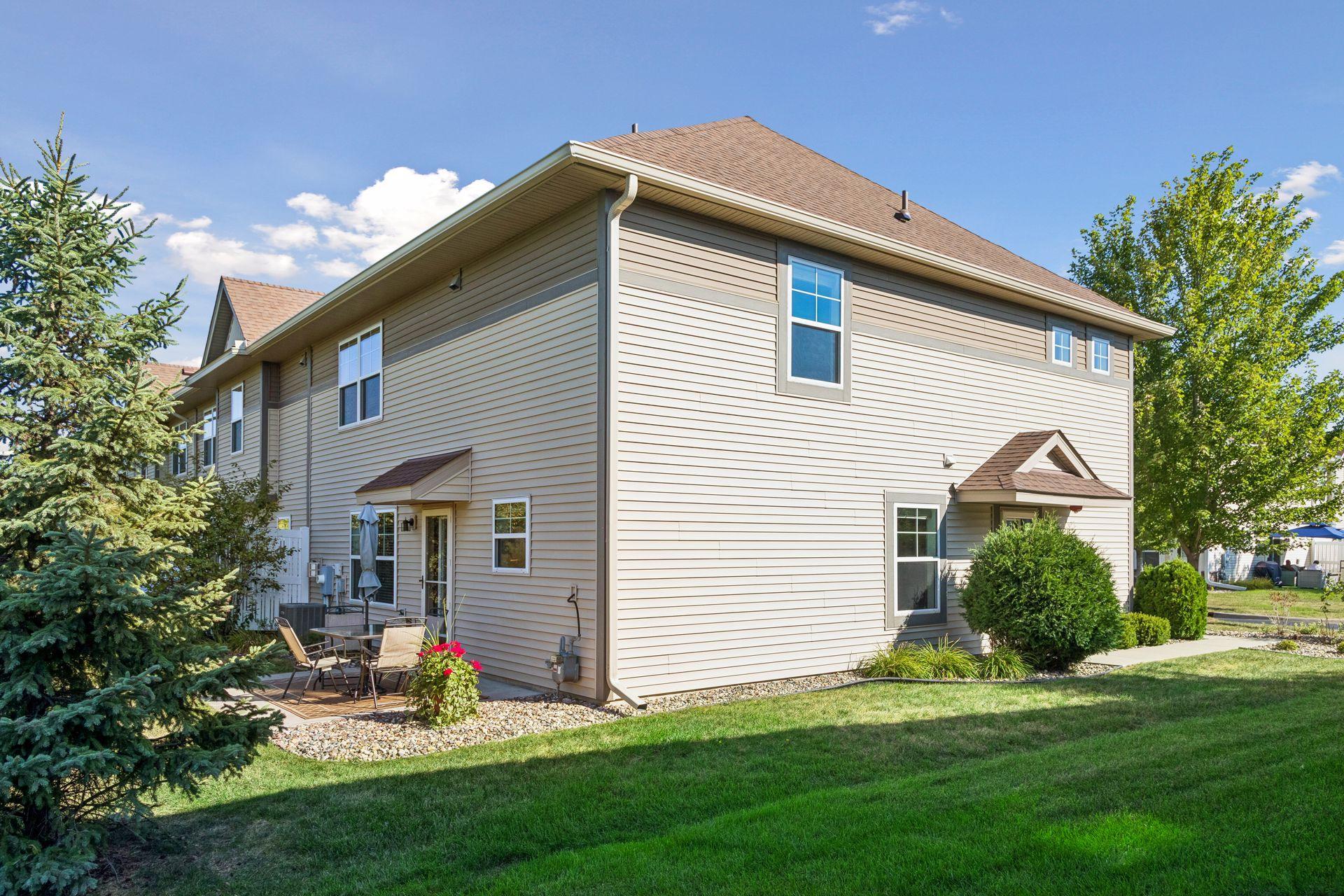 9868 5th Street Ln N, Lake Elmo, MN 55042