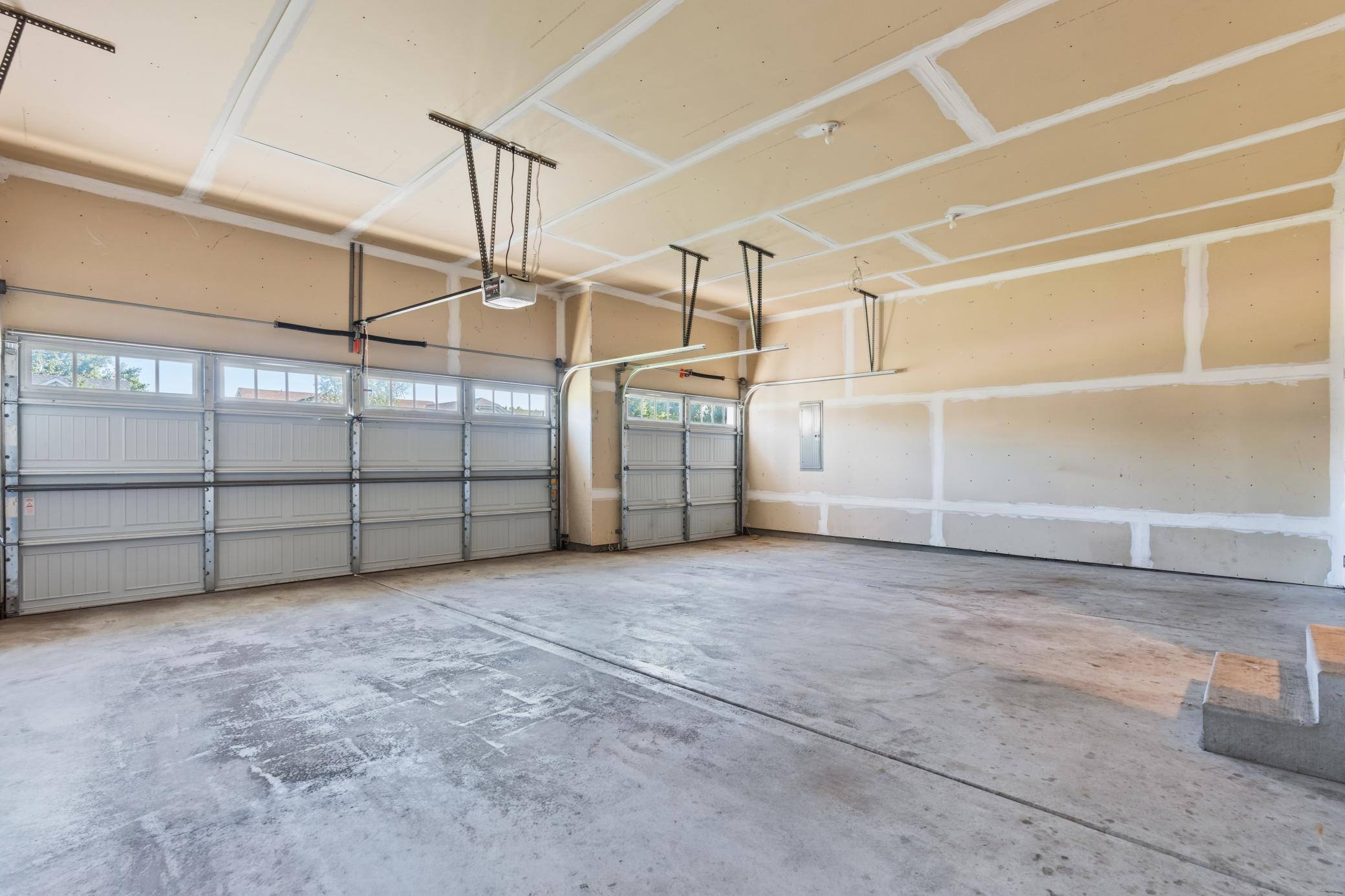 6427 Tessman Ter N, Brooklyn Park, MN 55445
