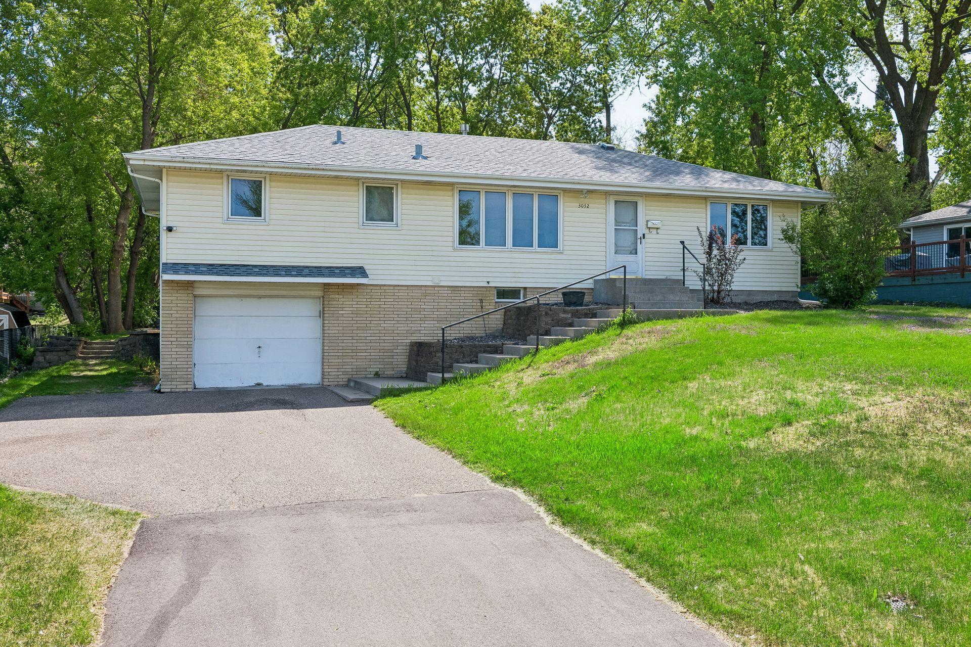 3032 Louisiana Ave N, Crystal, MN 55427