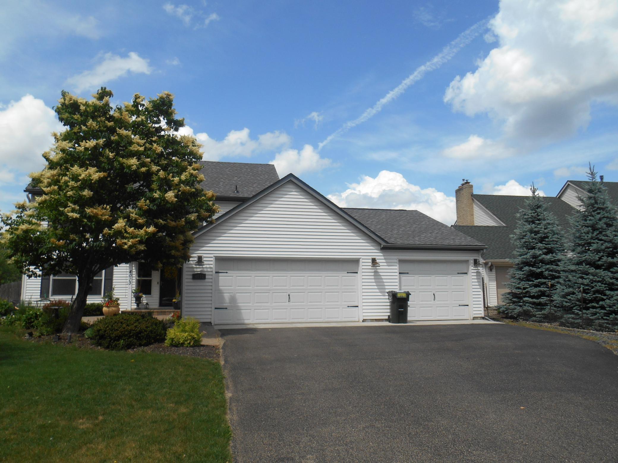 4013 Stonebridge Dr S, Eagan, MN 55123