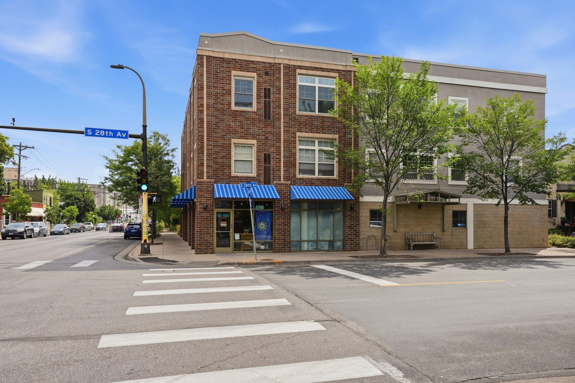 2803 E 38th St #305, Minneapolis, MN 55406