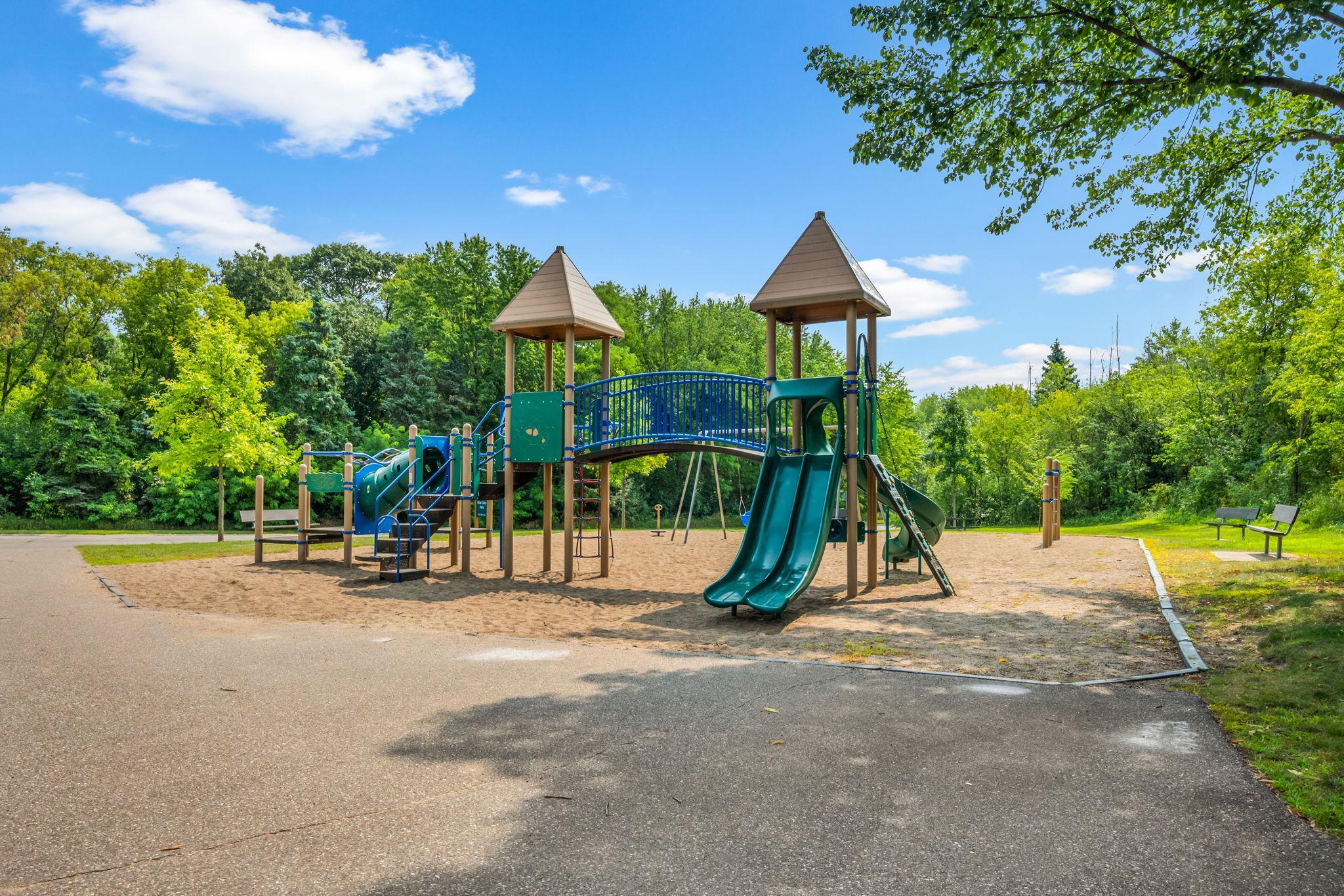 12155 Gantry Ln, Apple Valley, MN 55124