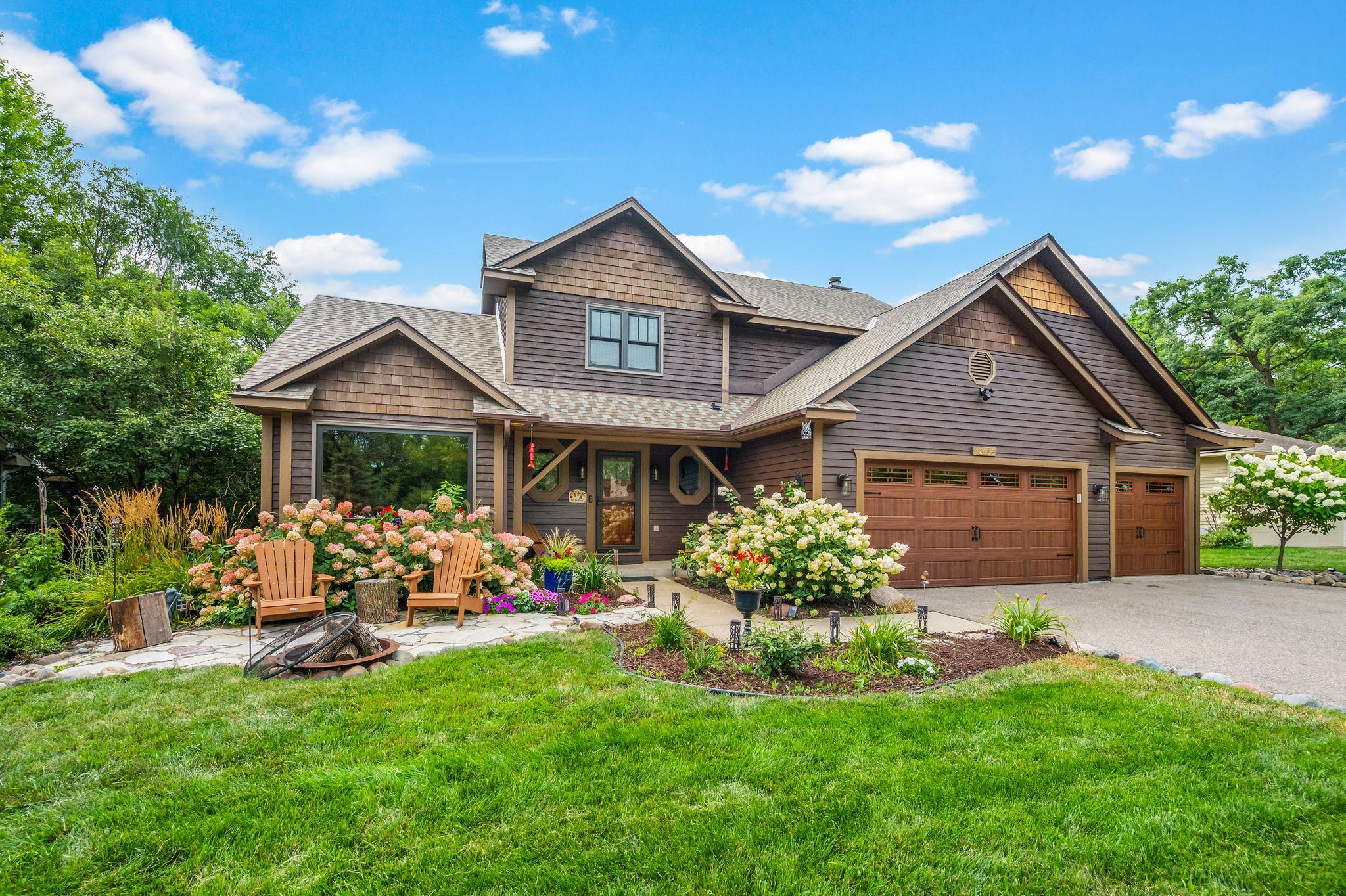 12155 Gantry Ln, Apple Valley, MN 55124