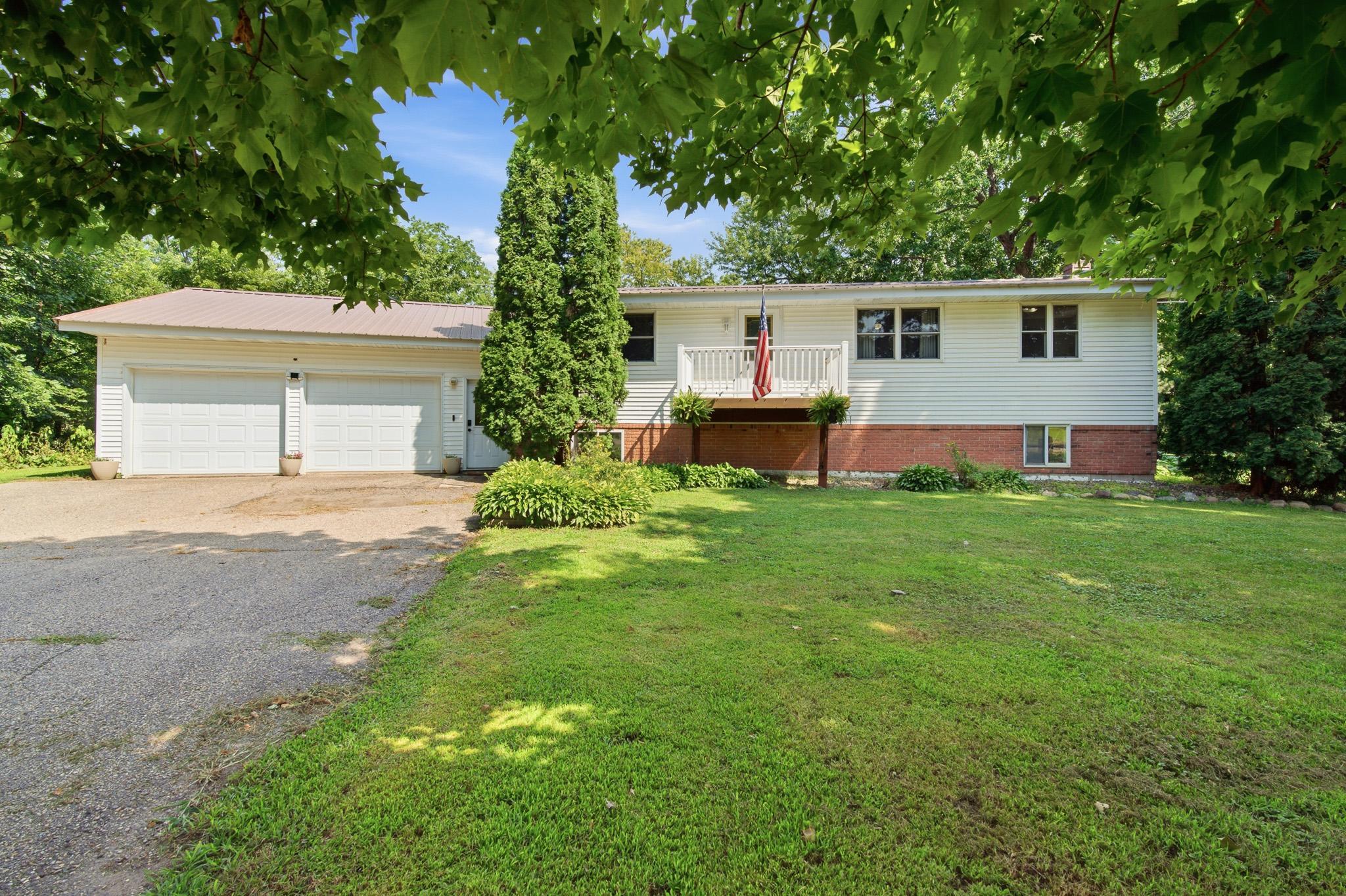 517 1st St S, Waterville, MN 56096