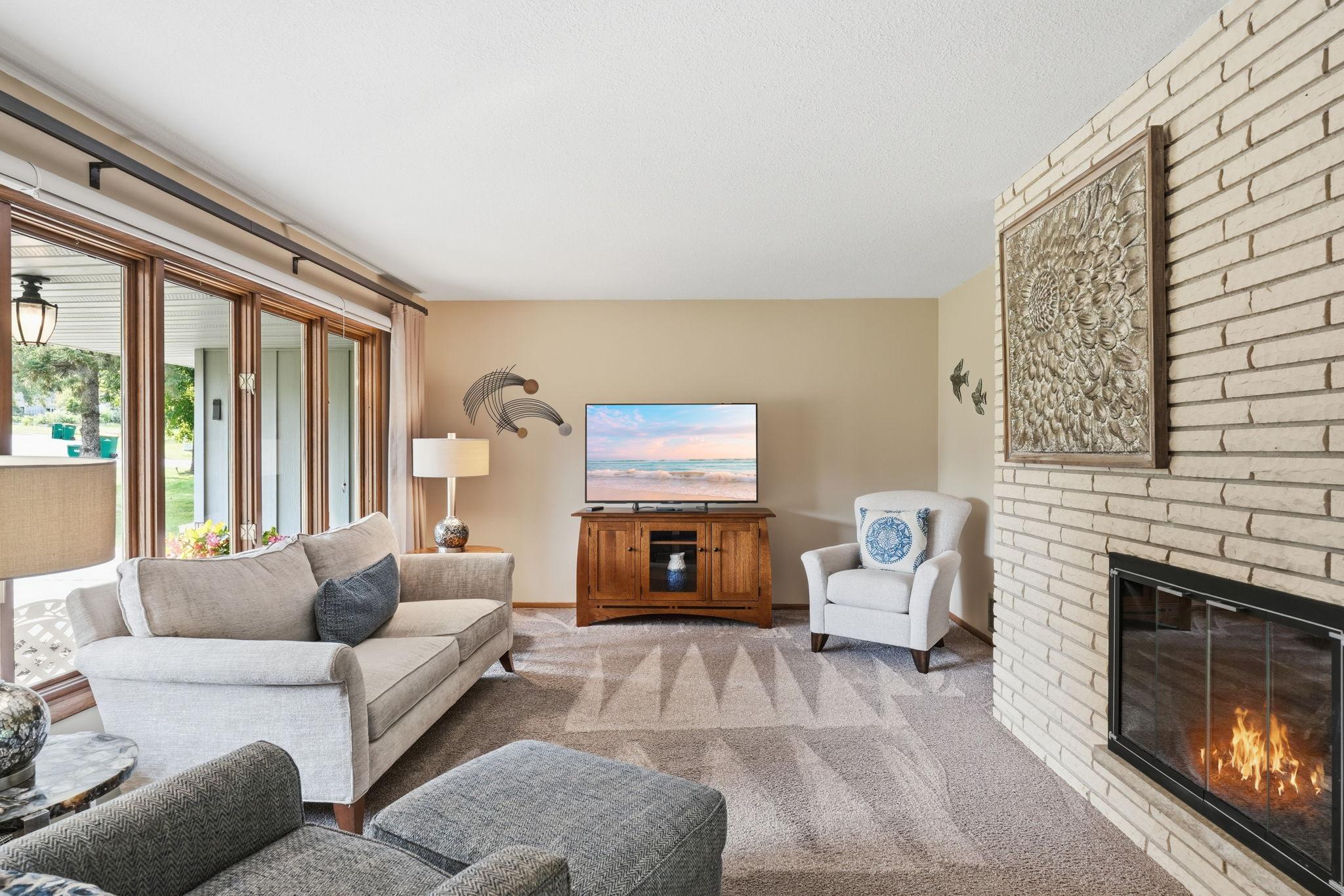 813 Everett Dr, Stillwater, MN 55082
