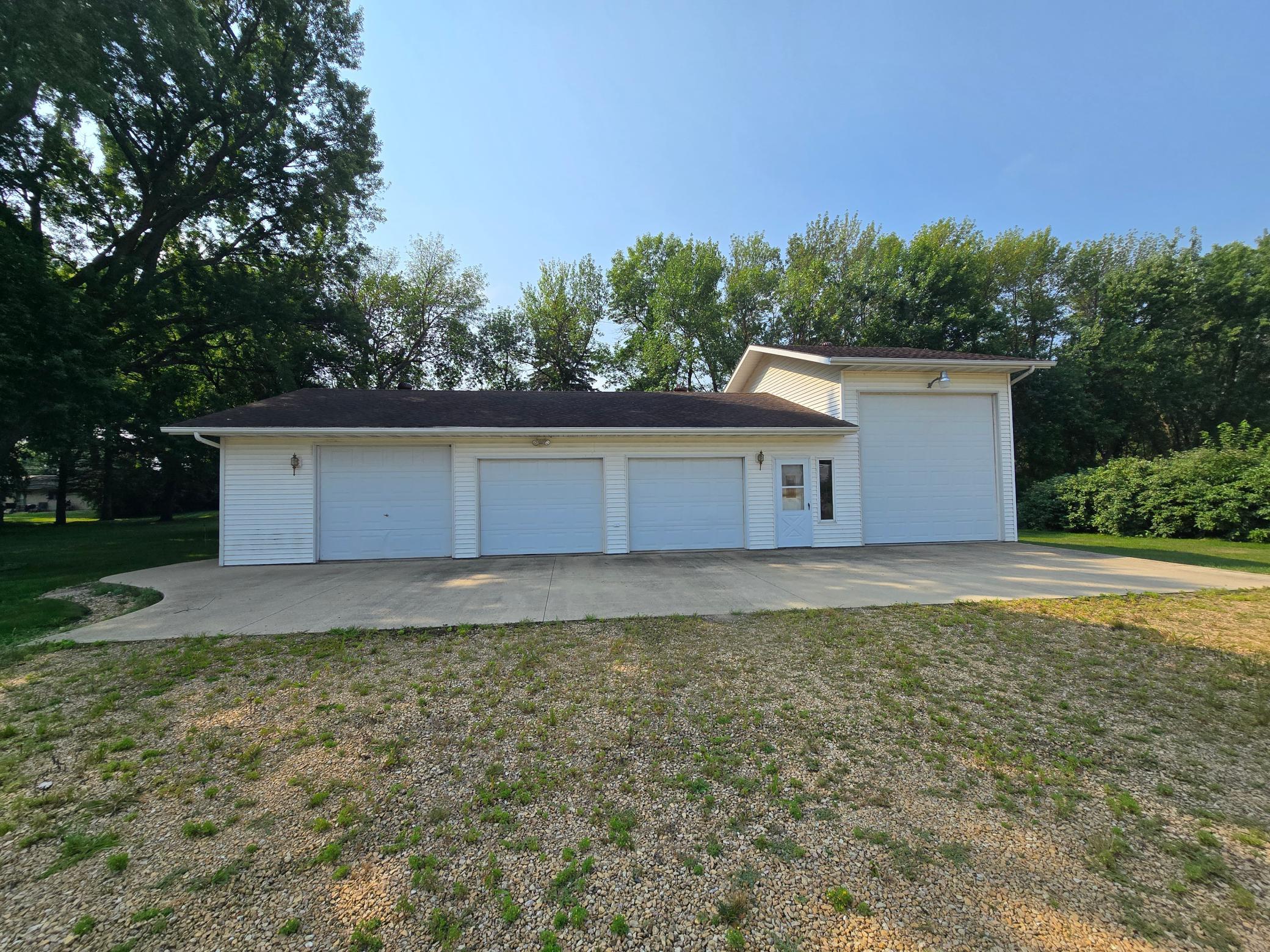 1900 25th St, Slayton, MN 56172