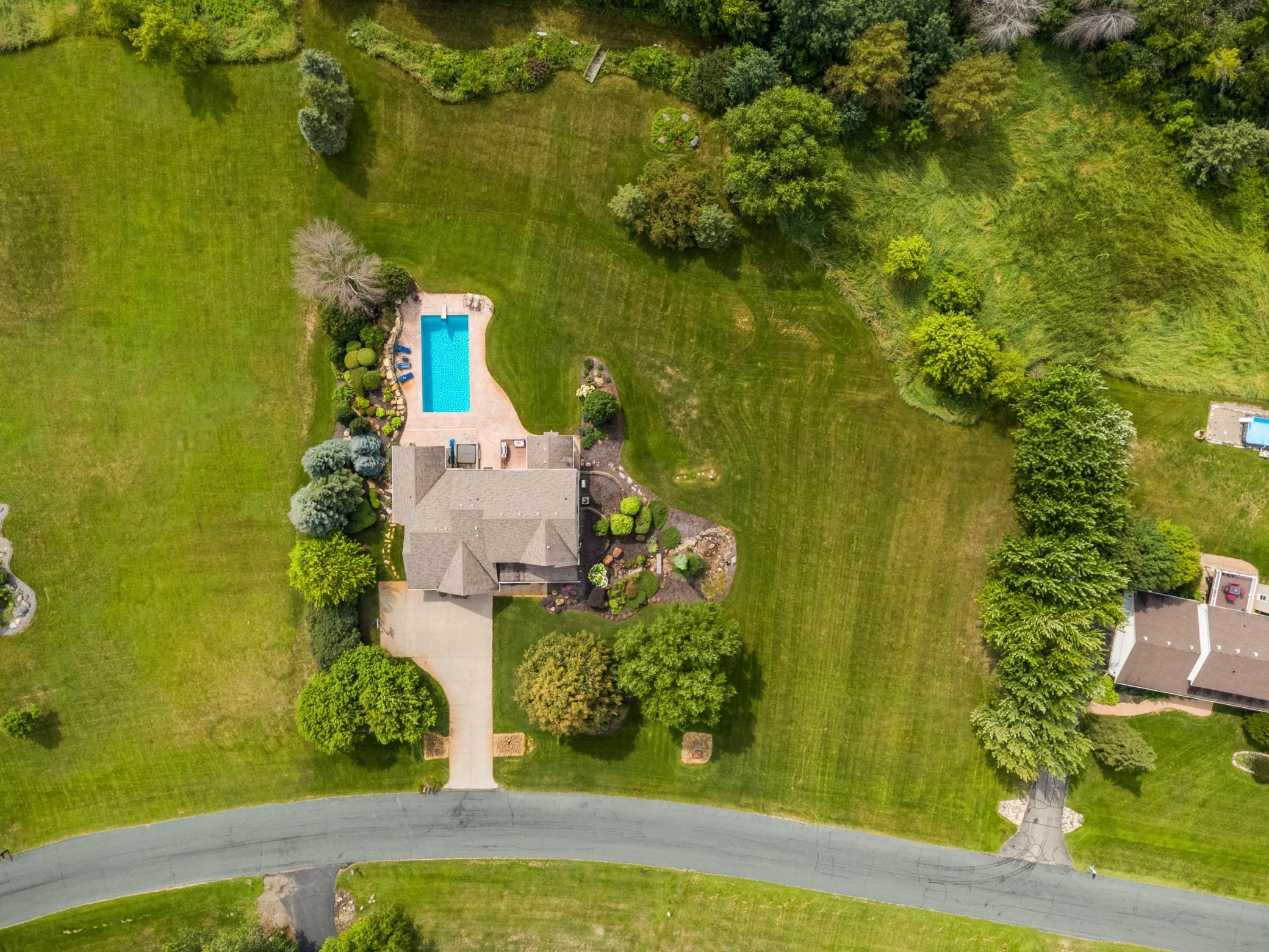 24600 Emerald Ln, Lakeville, MN 55044