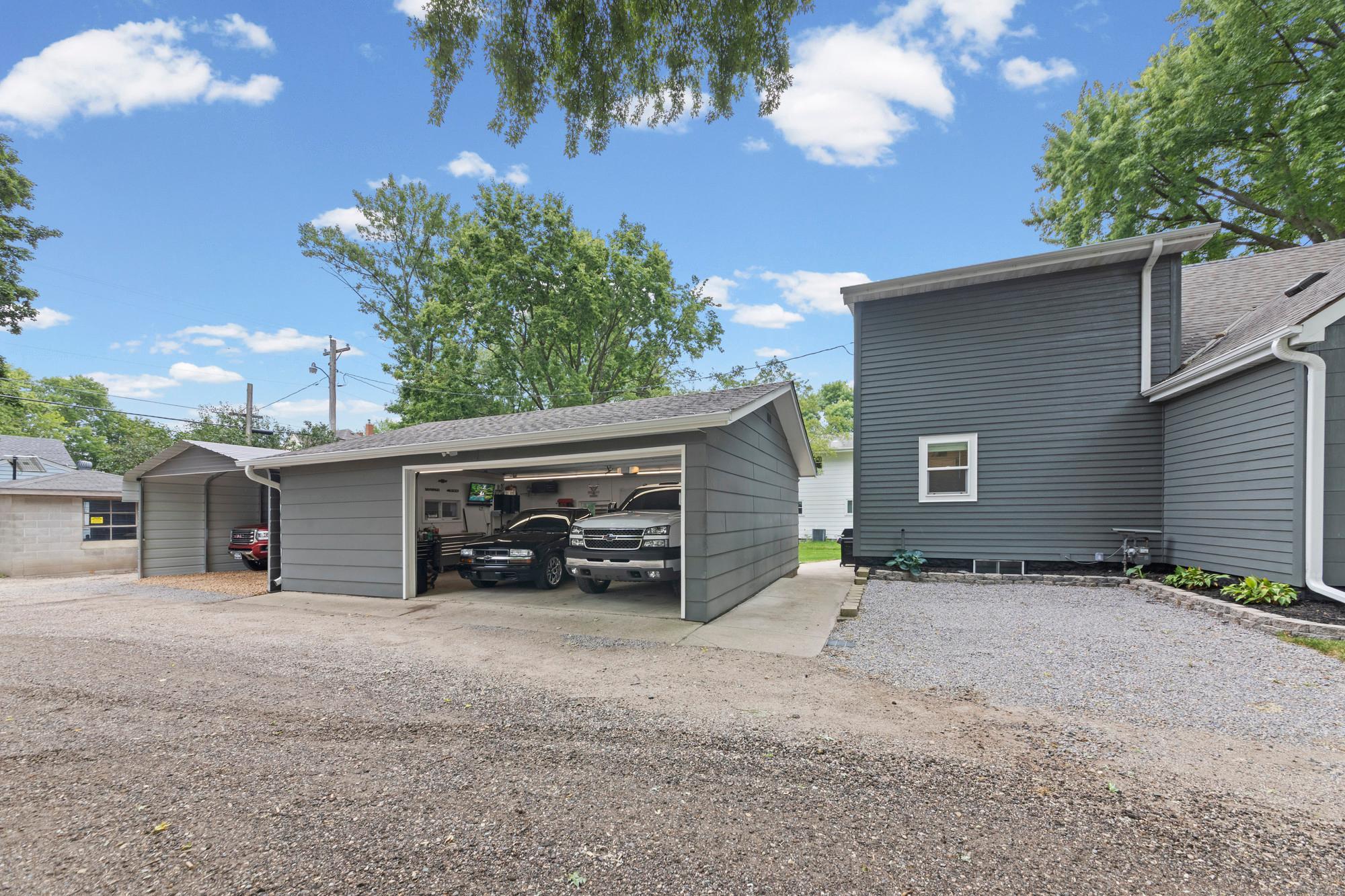 1416 Ford Ave N, Glencoe, MN 55336