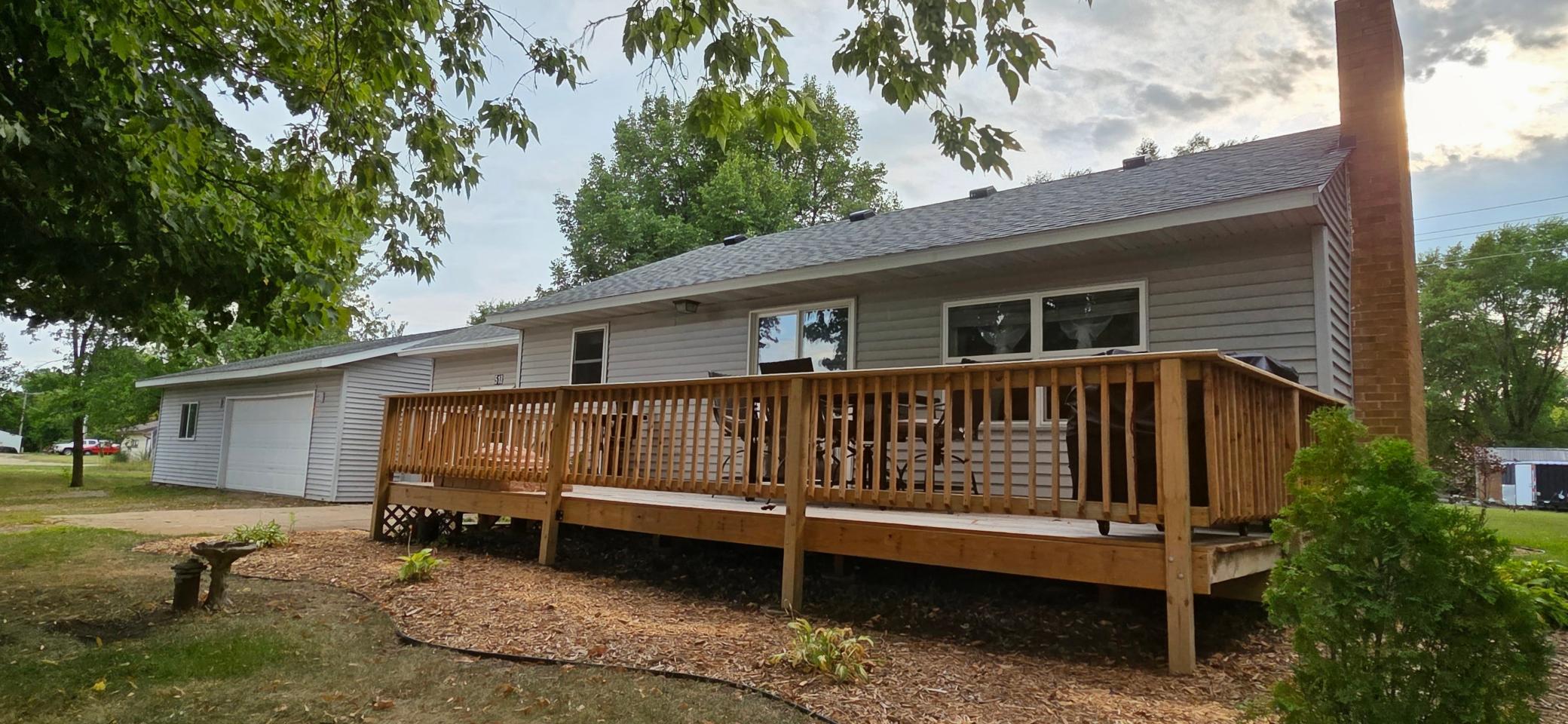 518 N Otter Ave, Parkers Prairie, MN 56361
