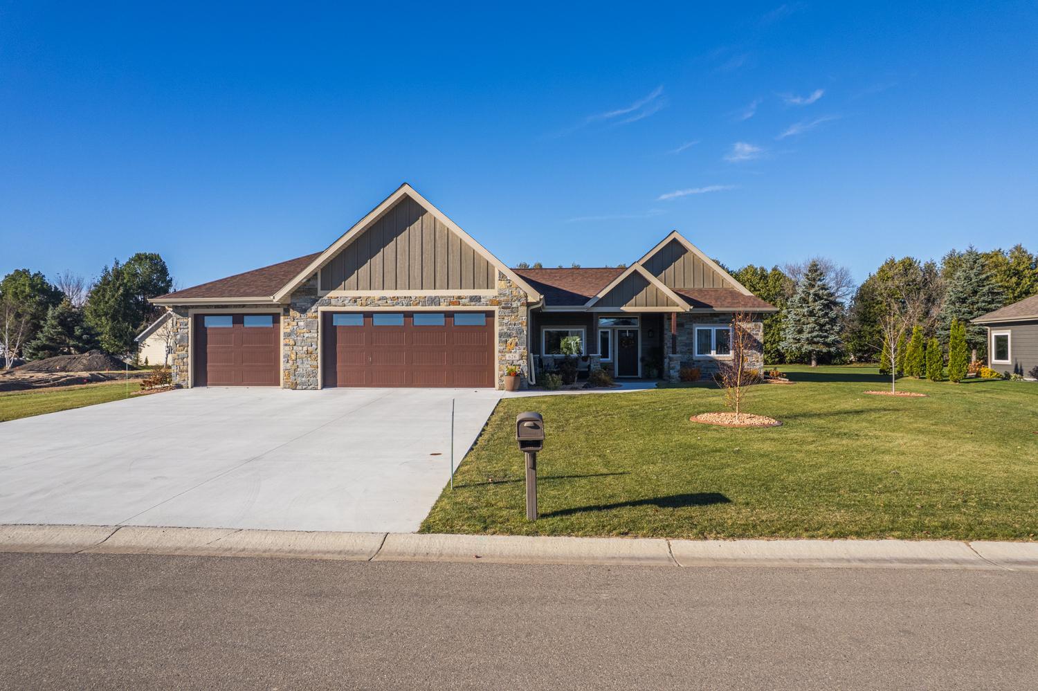 626 Lake Forest Cir, Detroit Lakes, MN 56501