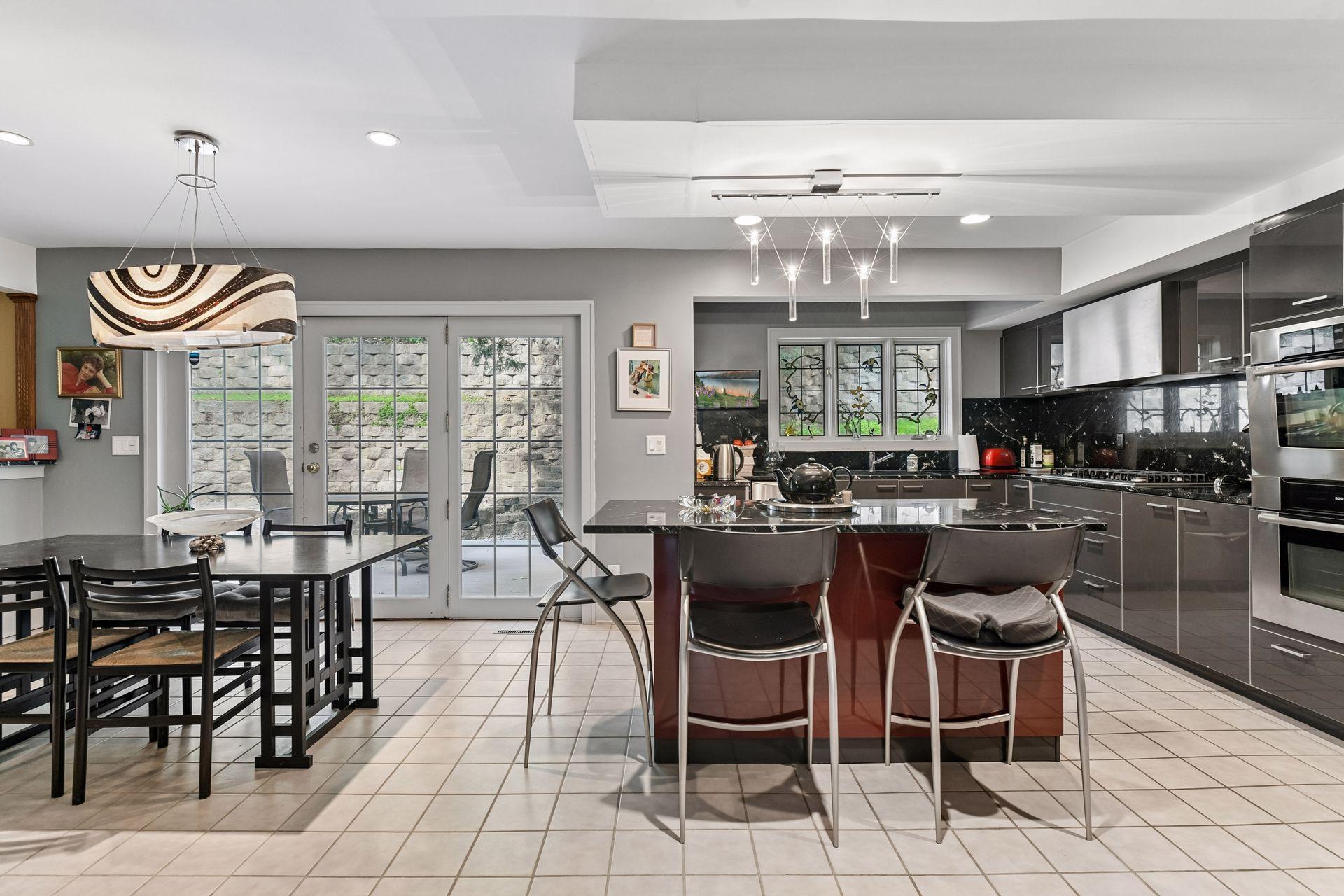 3215 Hazelwood W, Minnetonka, MN 55391