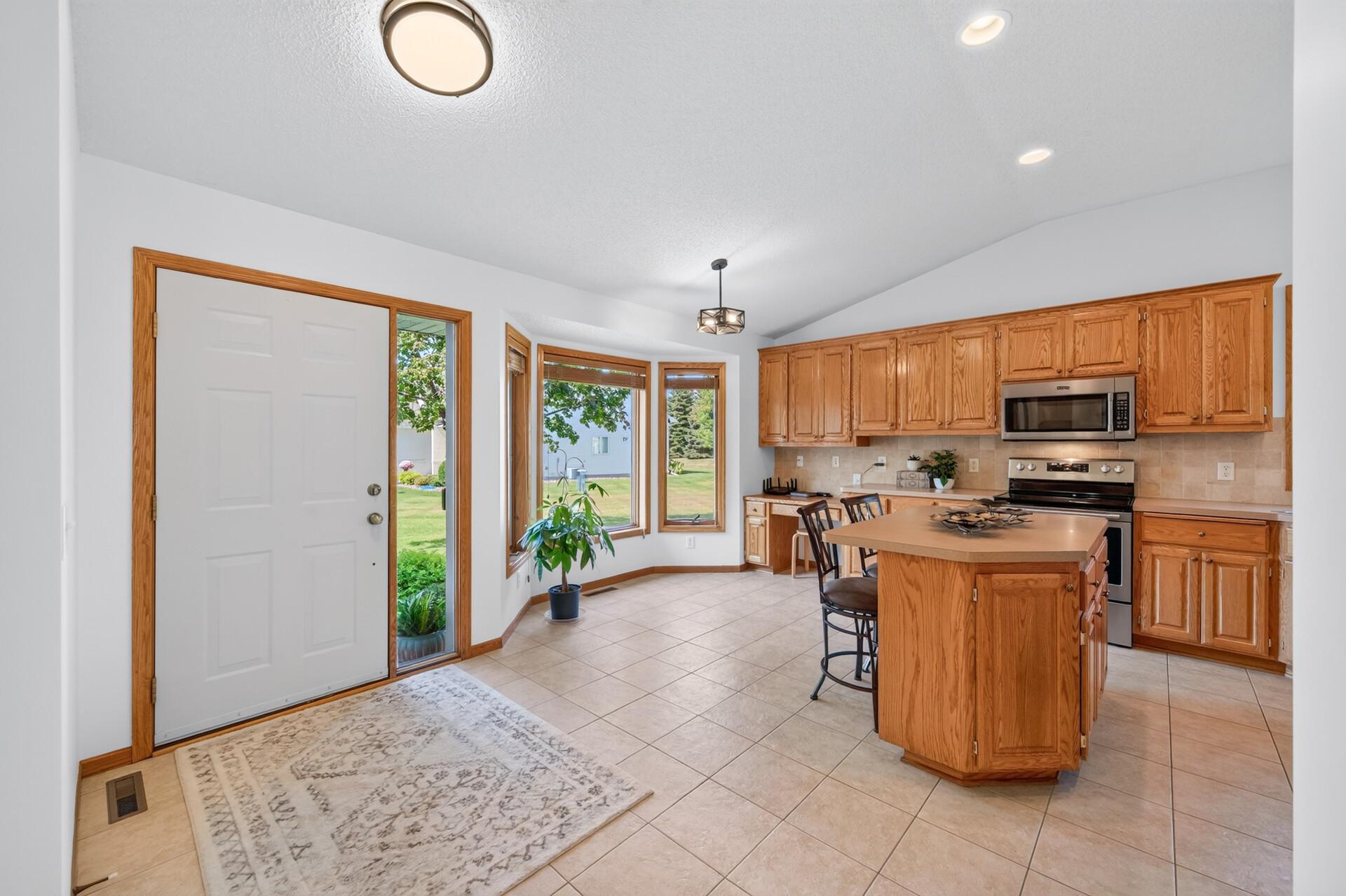 14943 Hillside Cir NW, Prior Lake, MN 55372