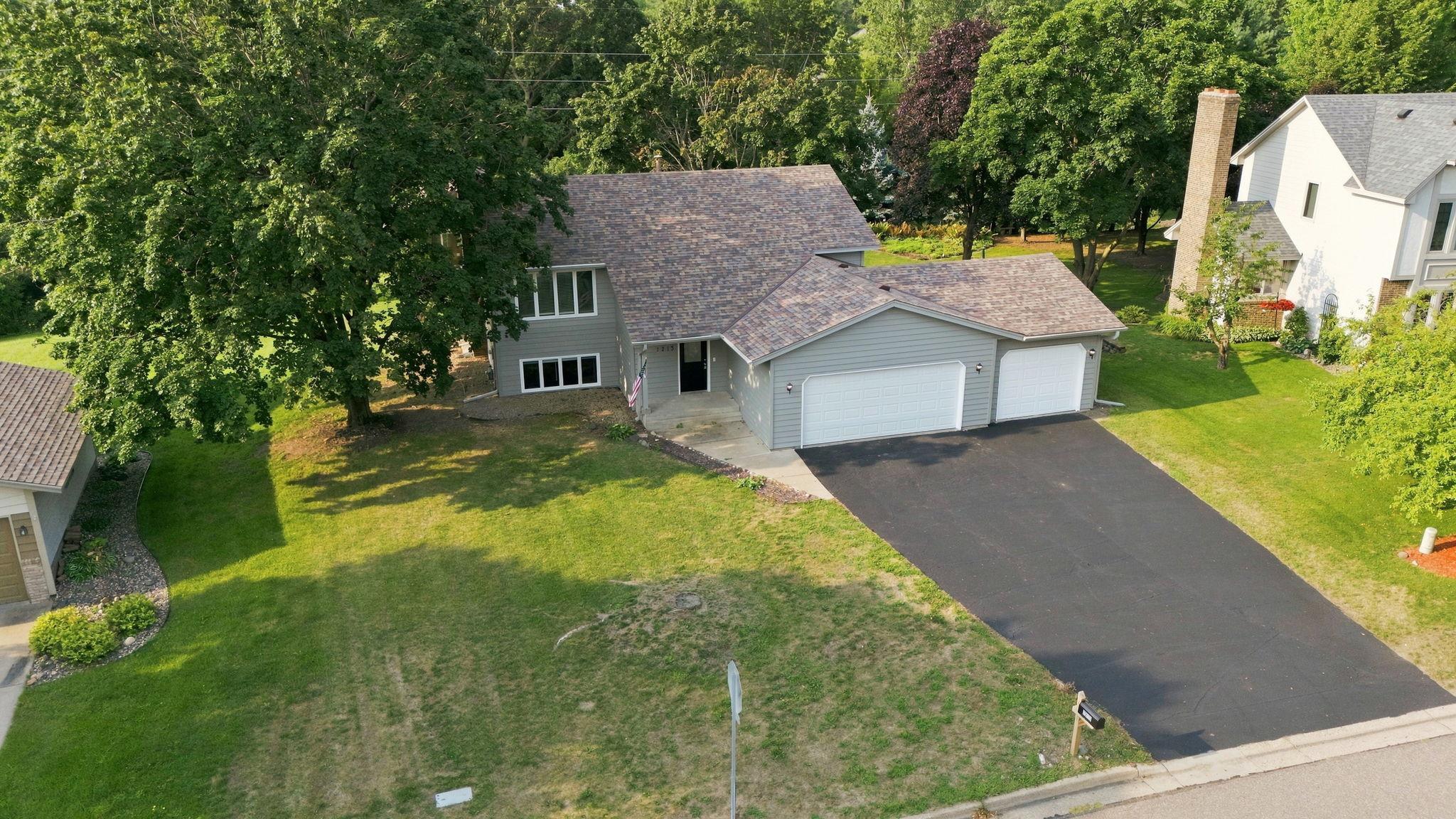 1213 W 158th St, Burnsville, MN 55306