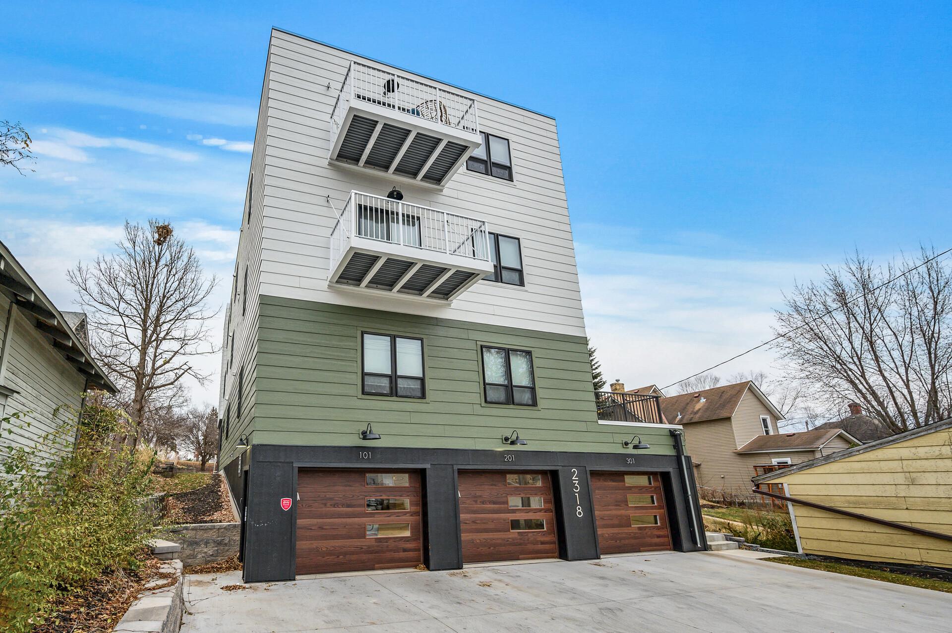 2318 Johnson St NE #201, Minneapolis, MN 55408