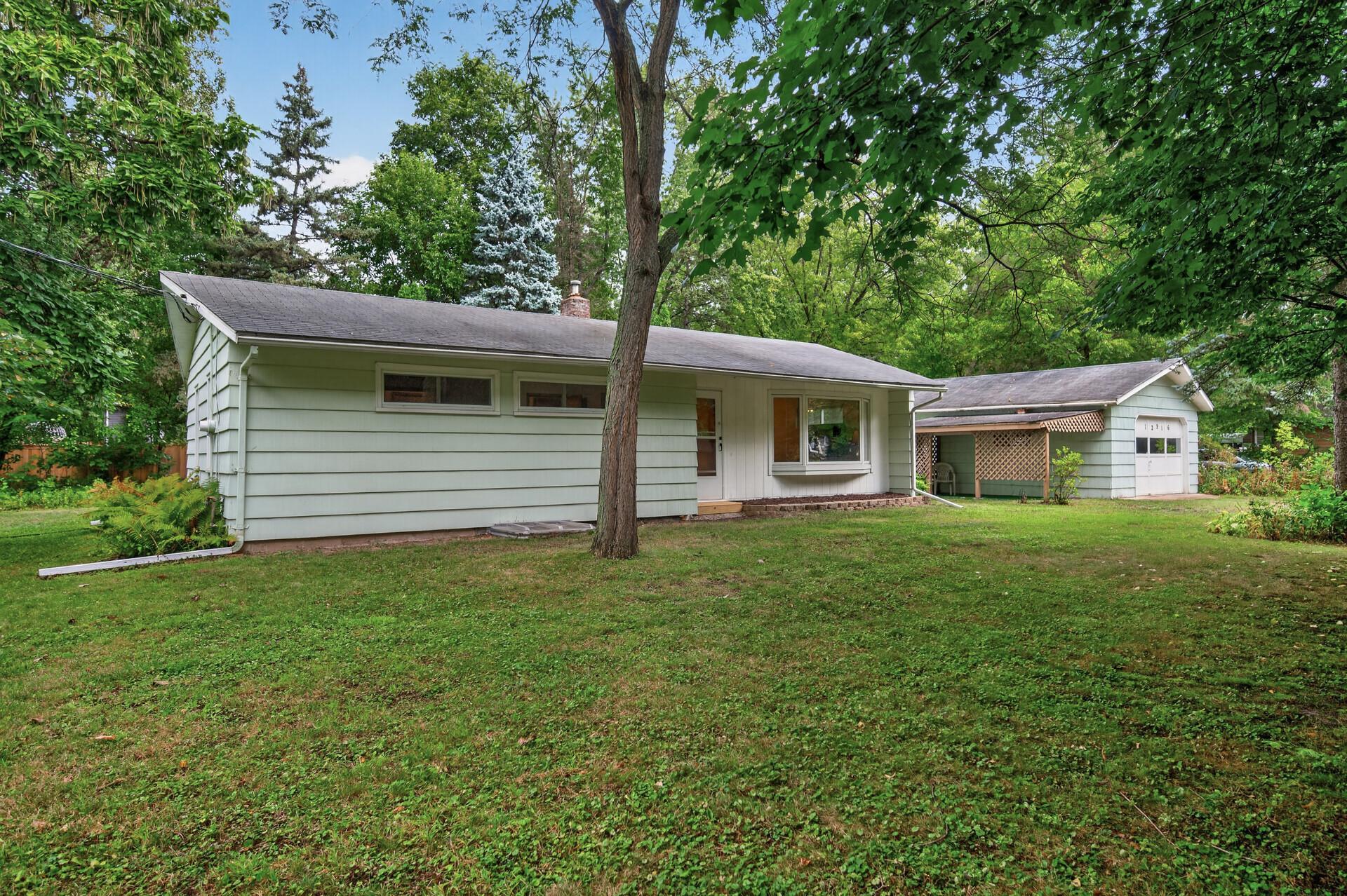 12916 Fairfield Rd W, Minnetonka, MN 55305