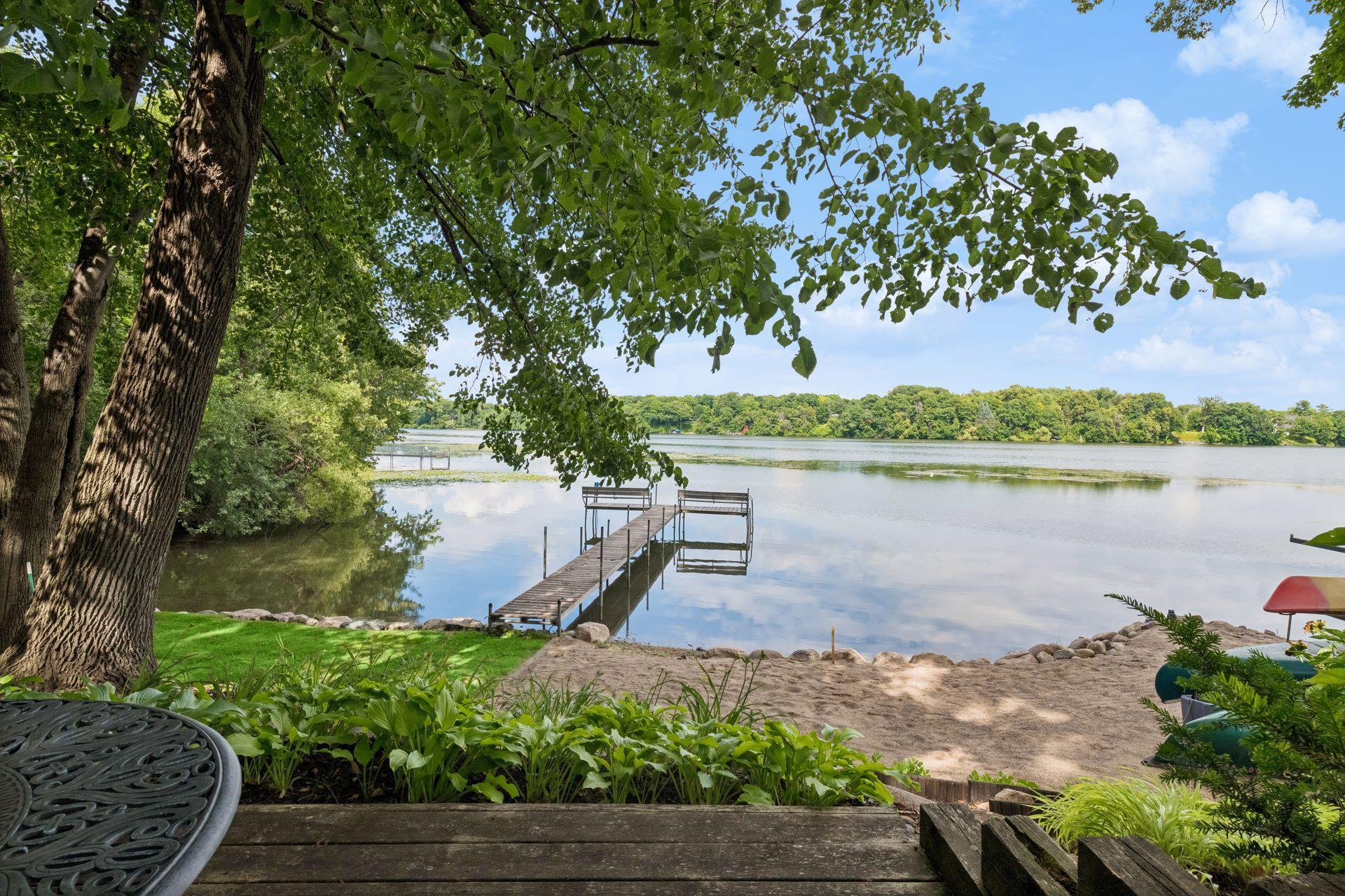 635 Waycliffe Dr N, Wayzata, MN 55391
