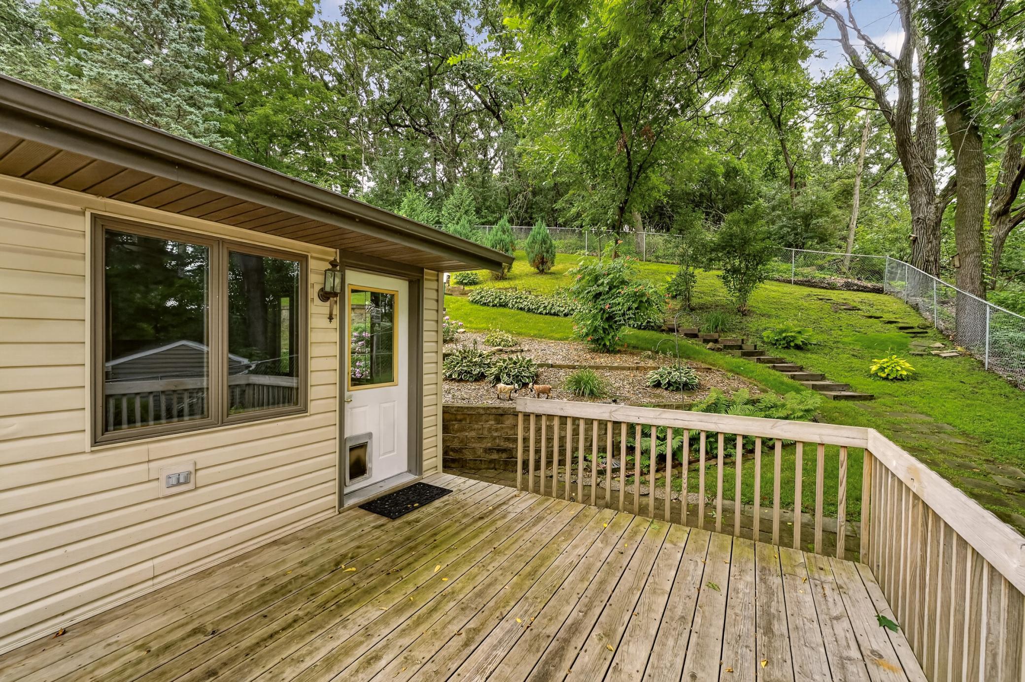 1349 Hillcrest Dr, Saint Charles, MN 55972