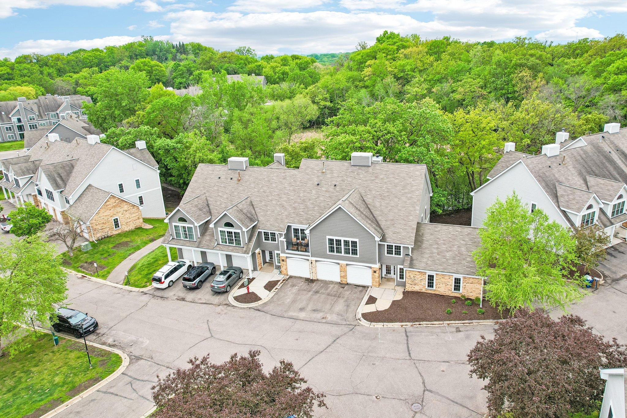 6030 Chasewood Pw #201, Minnetonka, MN 55343