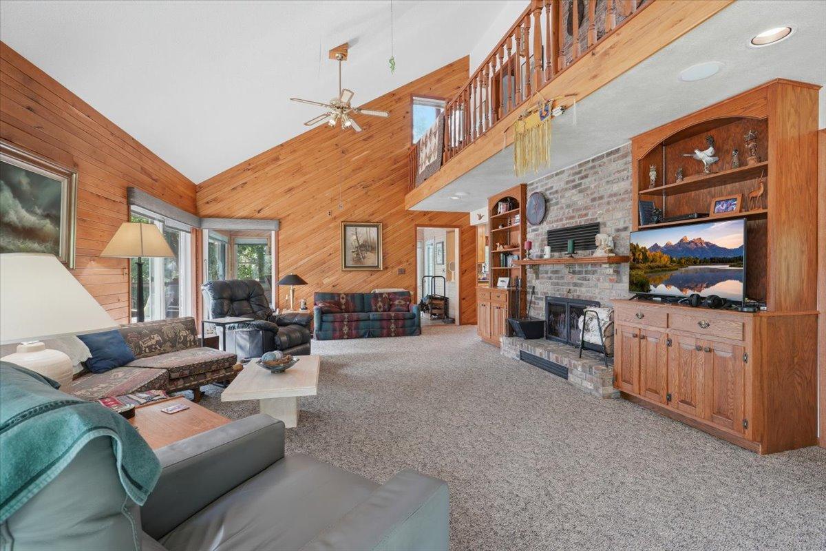 261 Lower Pine Lake Ct, Star Prairie, WI 54026
