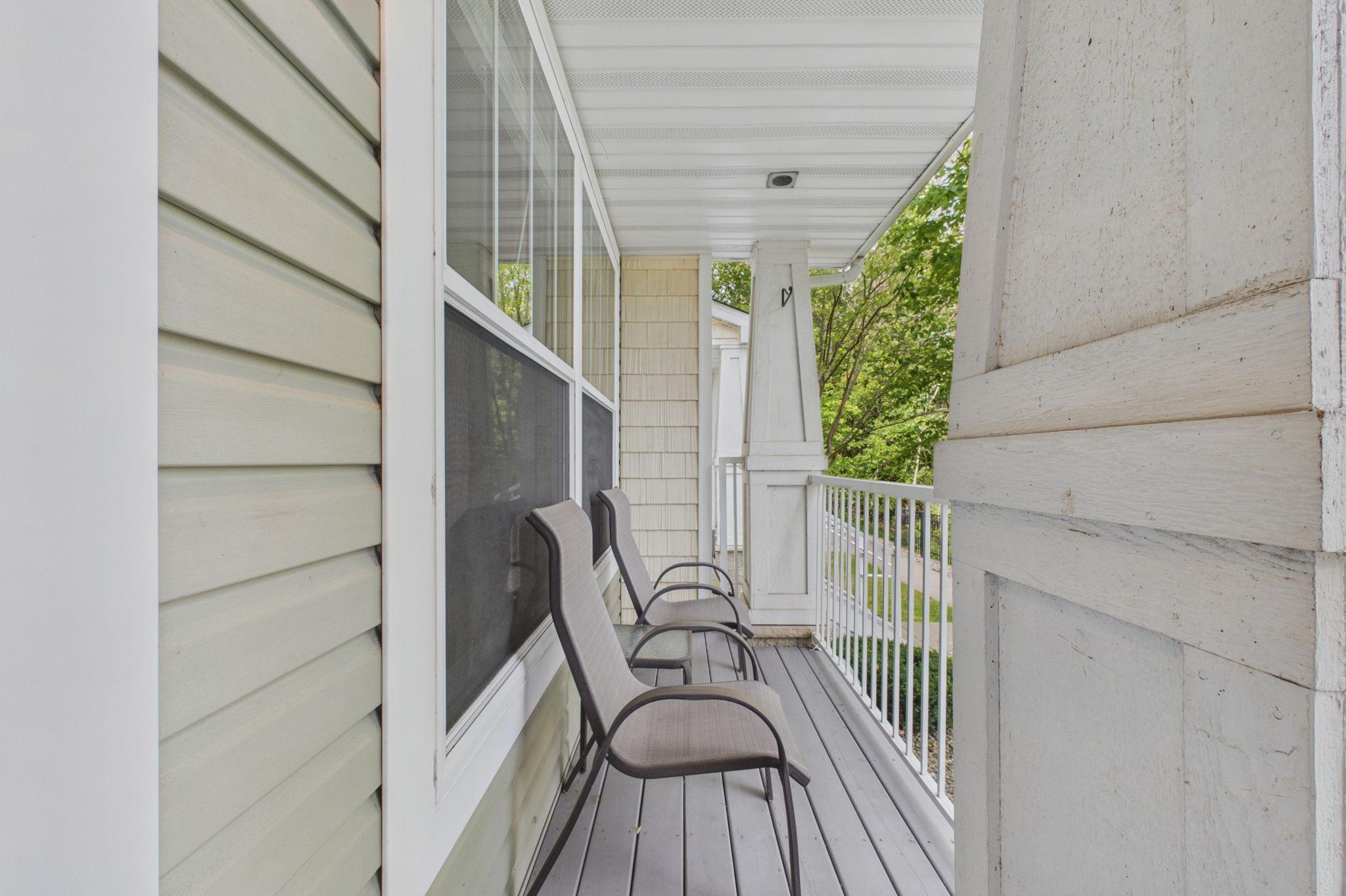 1240 County Road D E #3, Maplewood, MN 55109