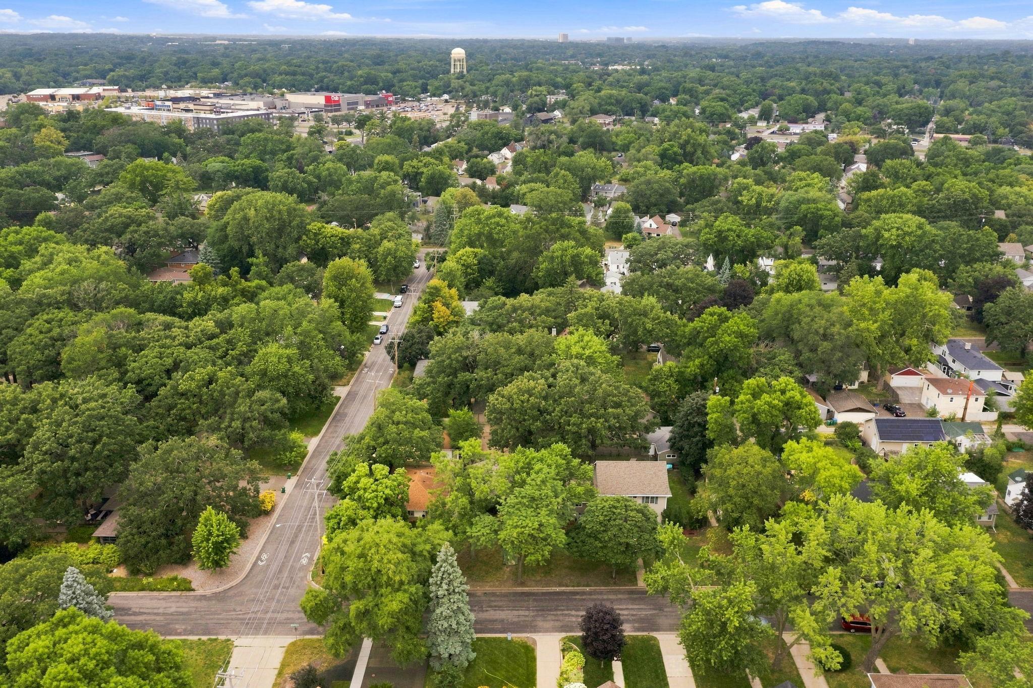 7720 Edgebrook Dr, Saint Louis Park, MN 55426