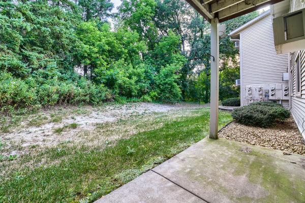 8777 Jasmine Ln, Eden Prairie, MN 55344