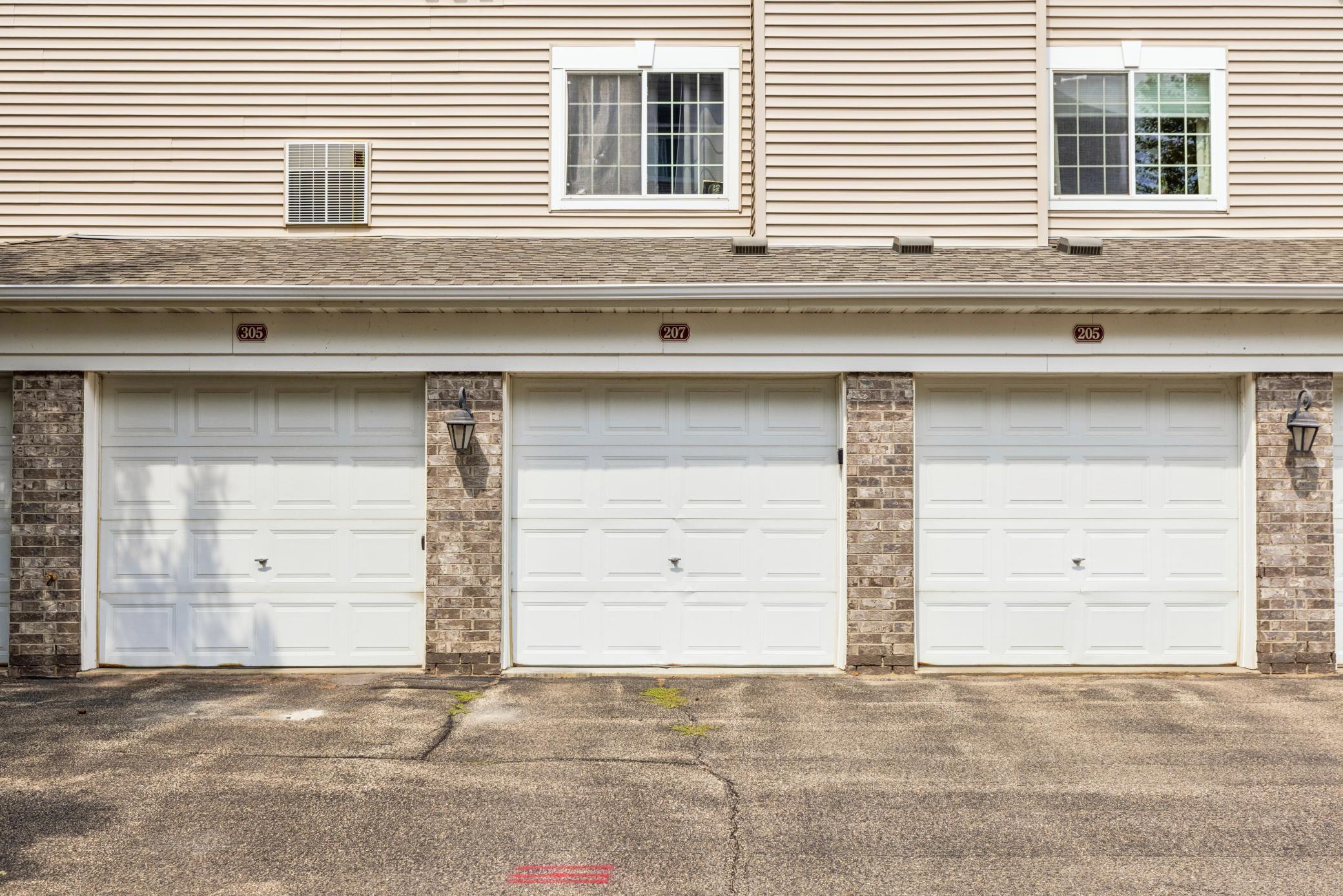 12761 Collegeview Dr #207, Eden Prairie, MN 55347