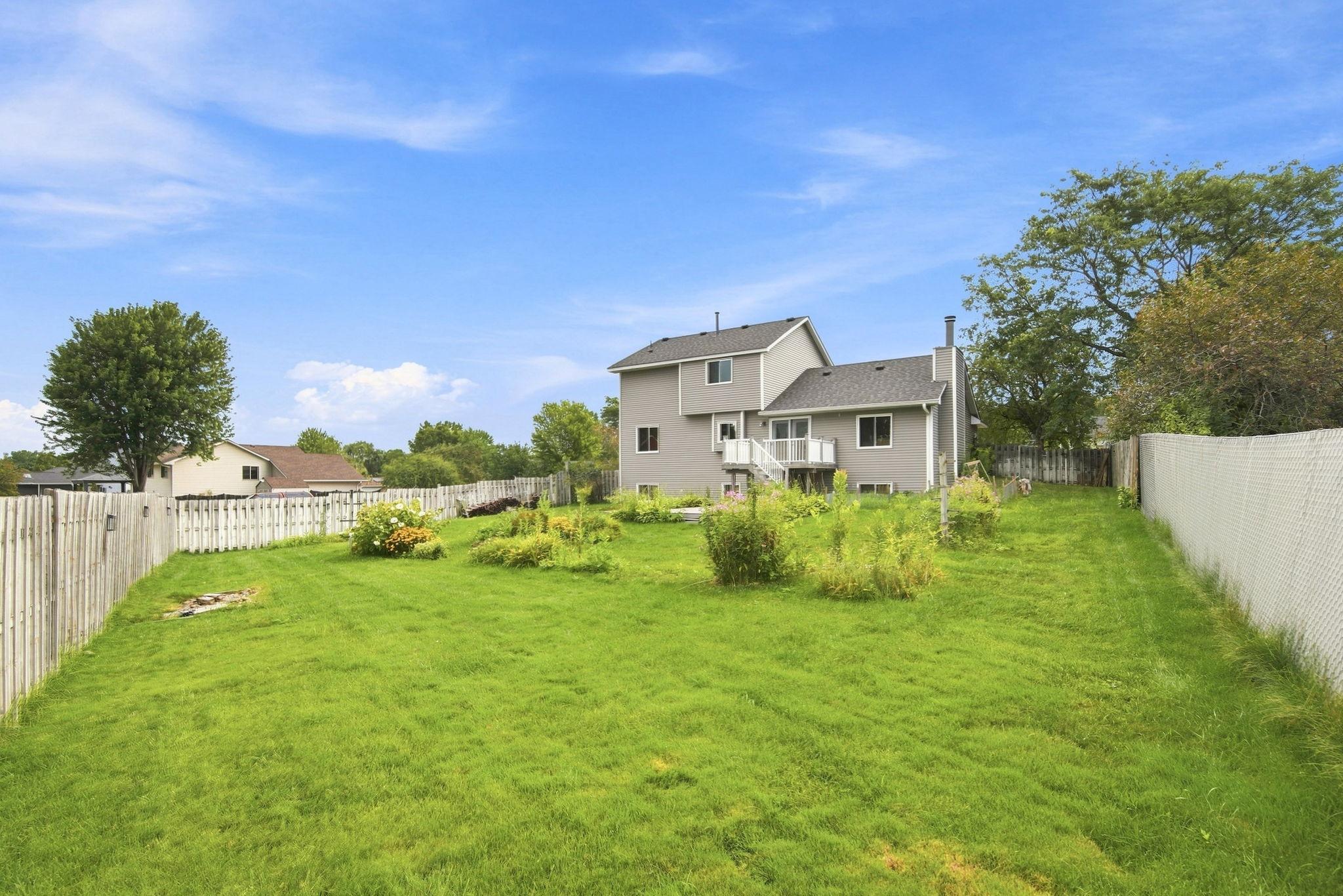 2610 Hydram Ave N, Oakdale, MN 55128