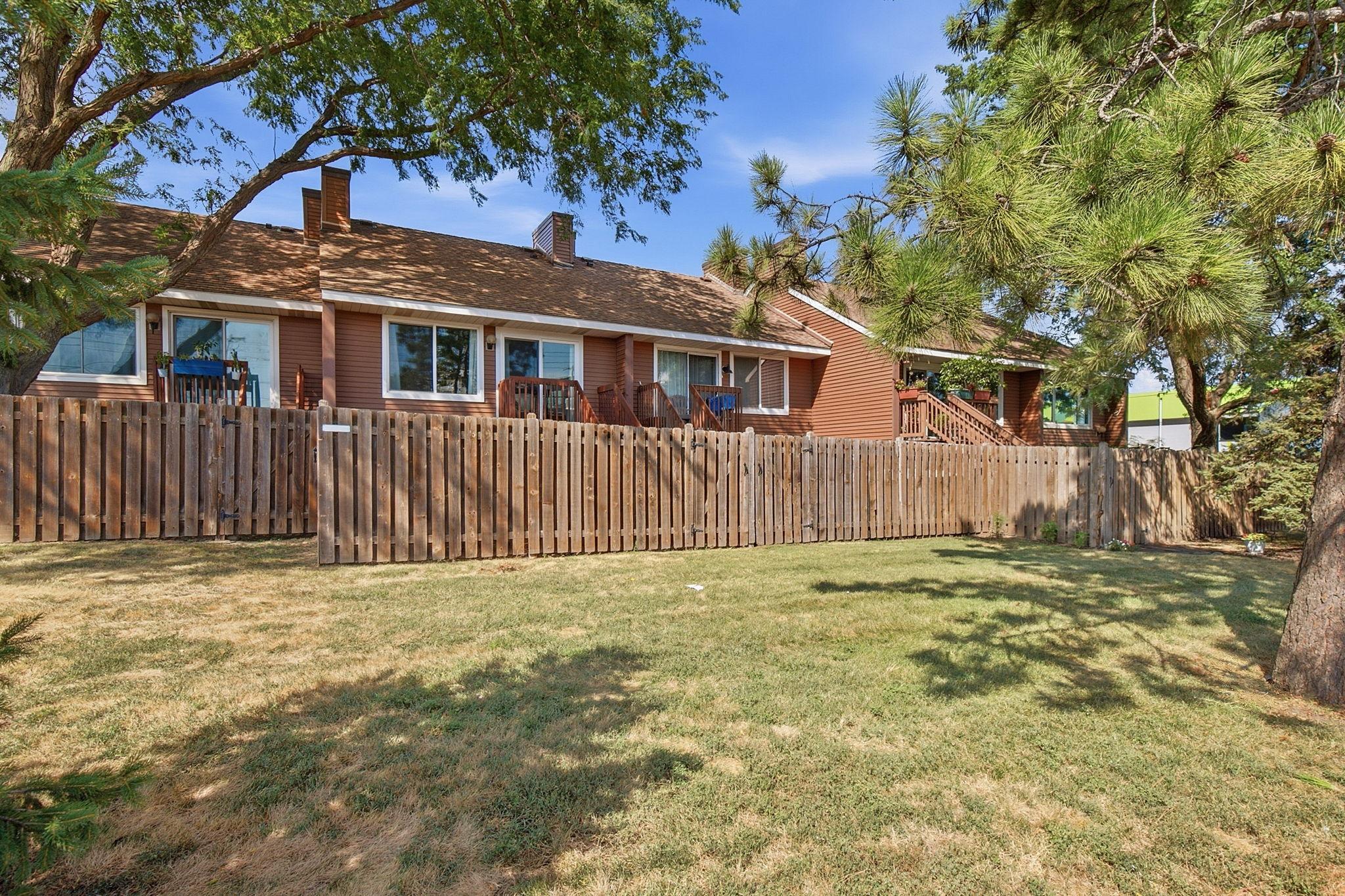 2313 Territorial Rd, Saint Paul, MN 55114