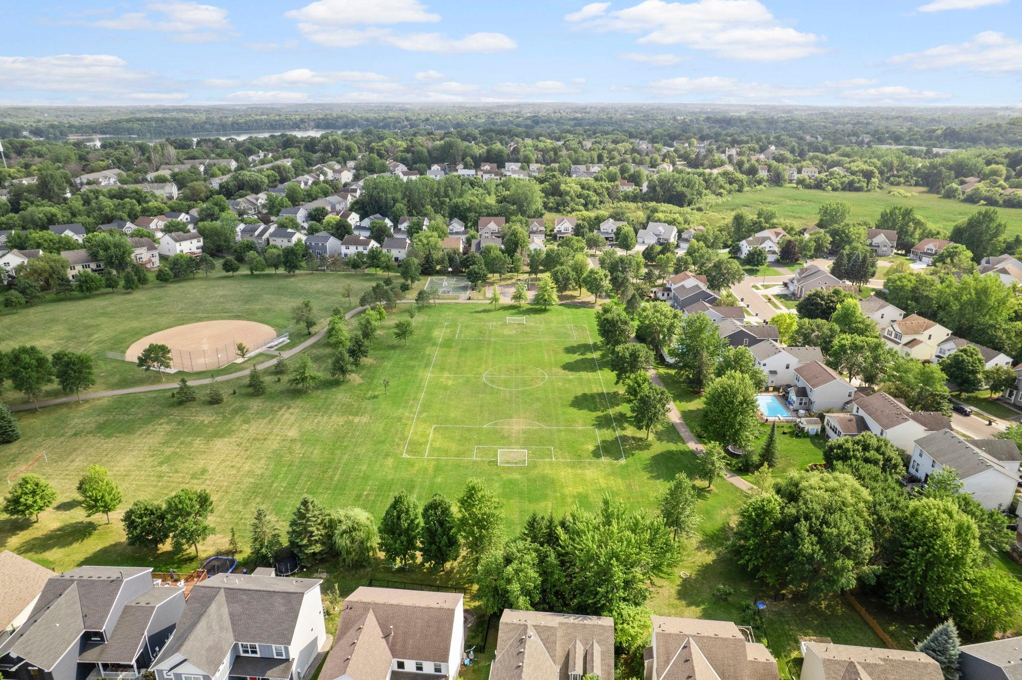 18462 Gladstone Blvd N, Maple Grove, MN 55311