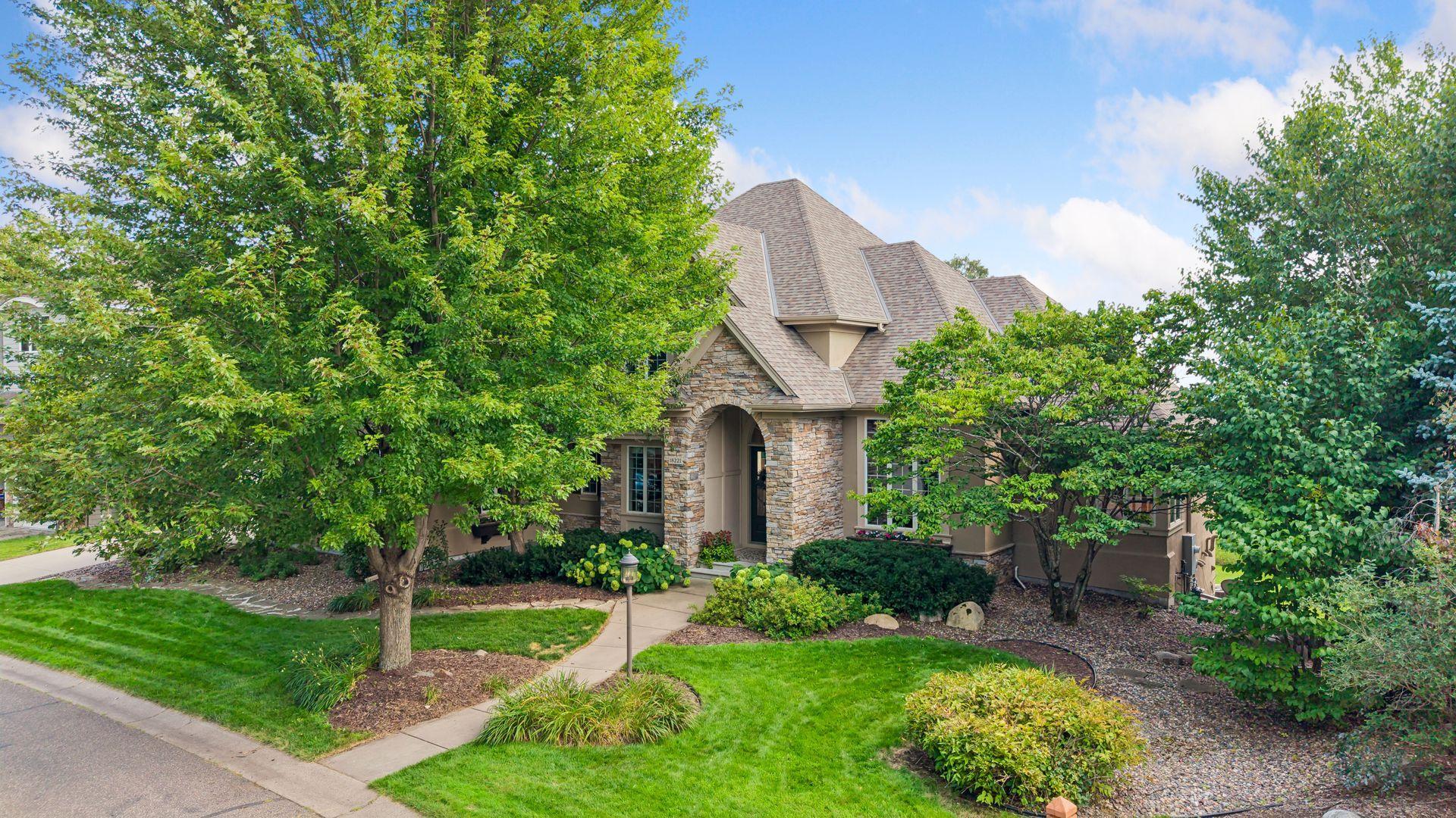 18221 Overland Trl, Eden Prairie, MN 55347