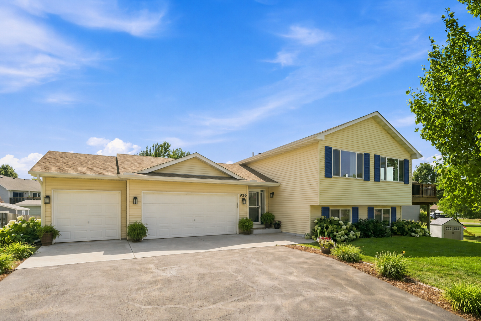 926 Steamboat Ln, Montrose, MN 55363