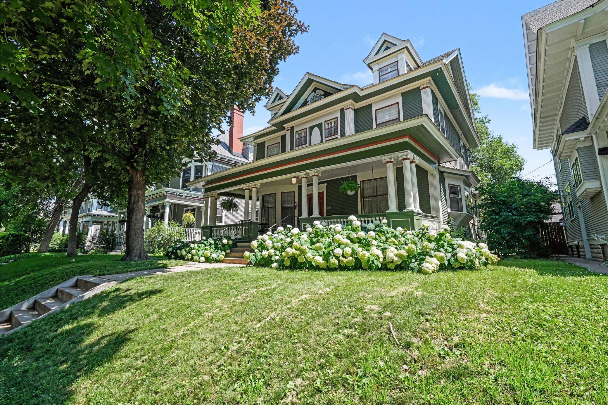 2425 Bryant Ave S, Minneapolis, MN 55405