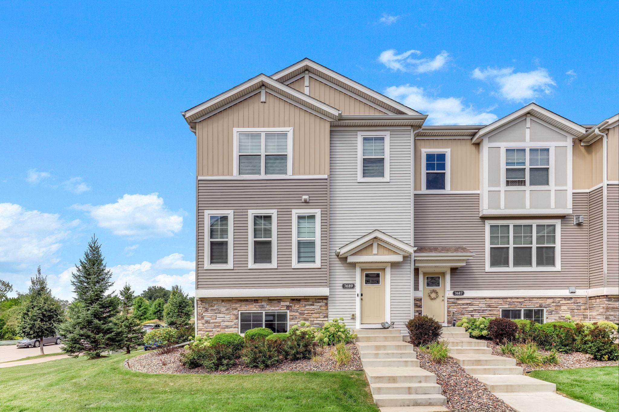 7689 Anthony Point, Victoria, MN 55386