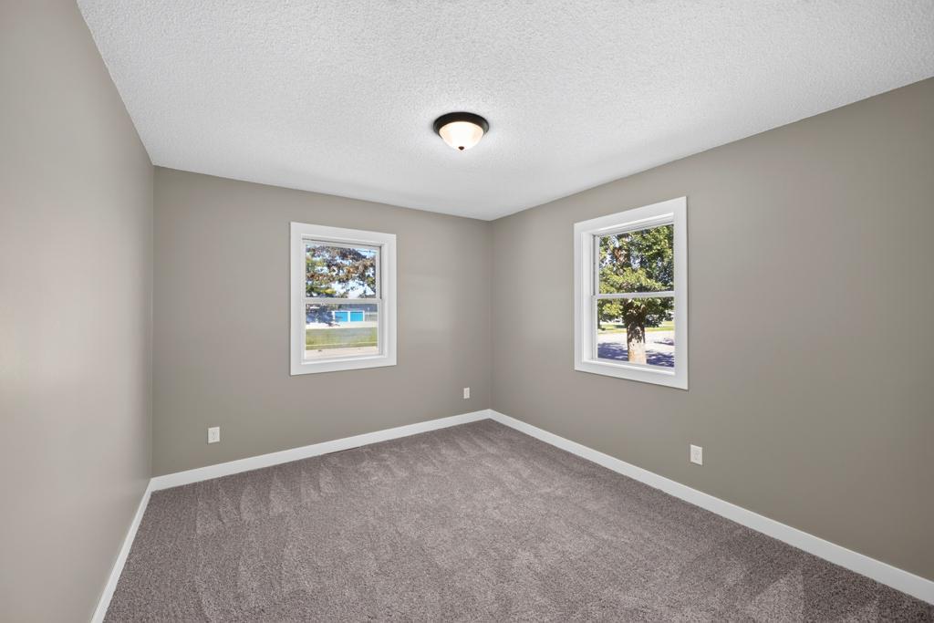 610 Jefferson Ave SW, Eyota, MN 55934