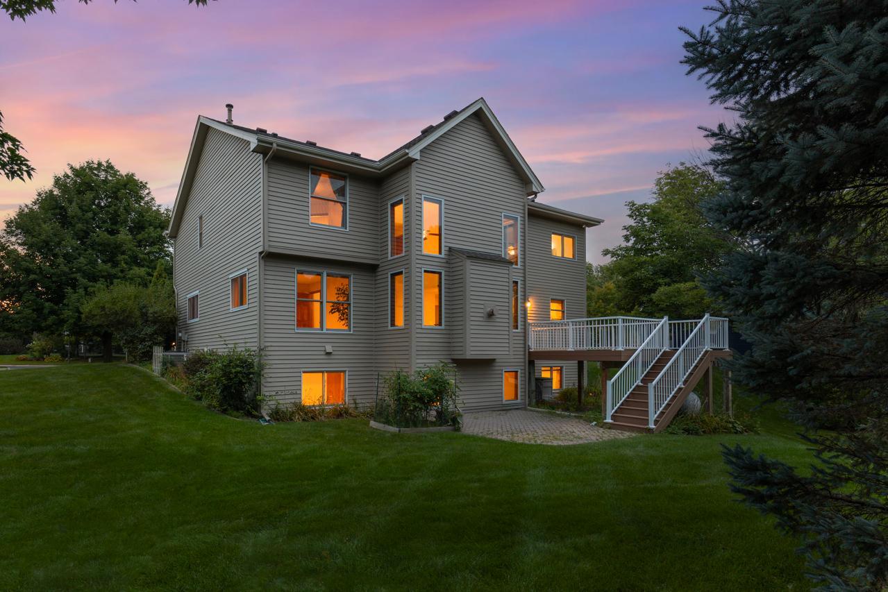 8079 Spruce Trl, Eden Prairie, MN 55347