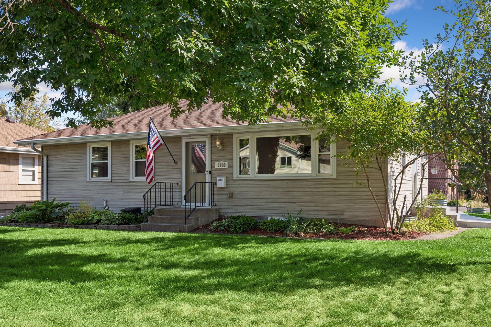 3700 Hubbard Ave N, Robbinsdale, MN 55422