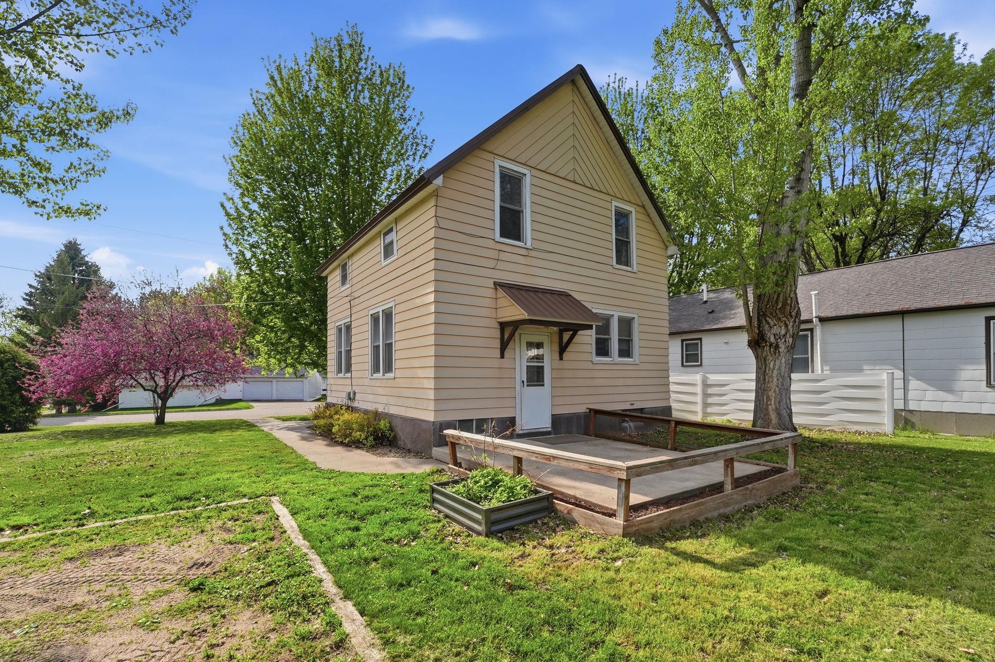 280 4th St NE, Glenwood, MN 56334