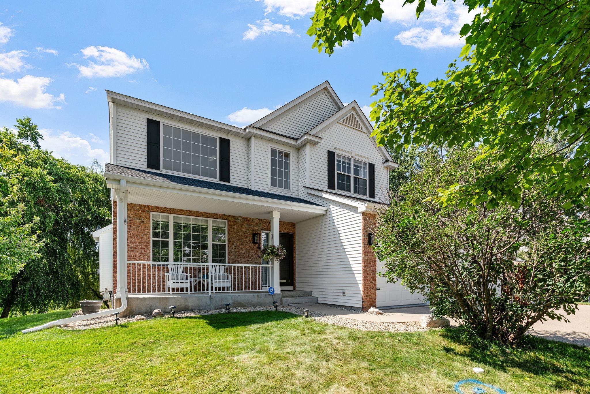 2051 Highgate Cir, Chanhassen, MN 55317