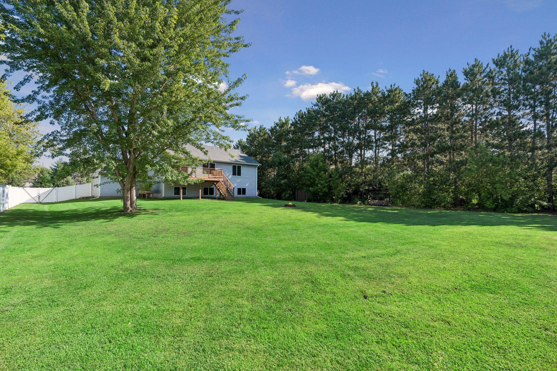 540 Lois Ln, Lino Lakes, MN 55014