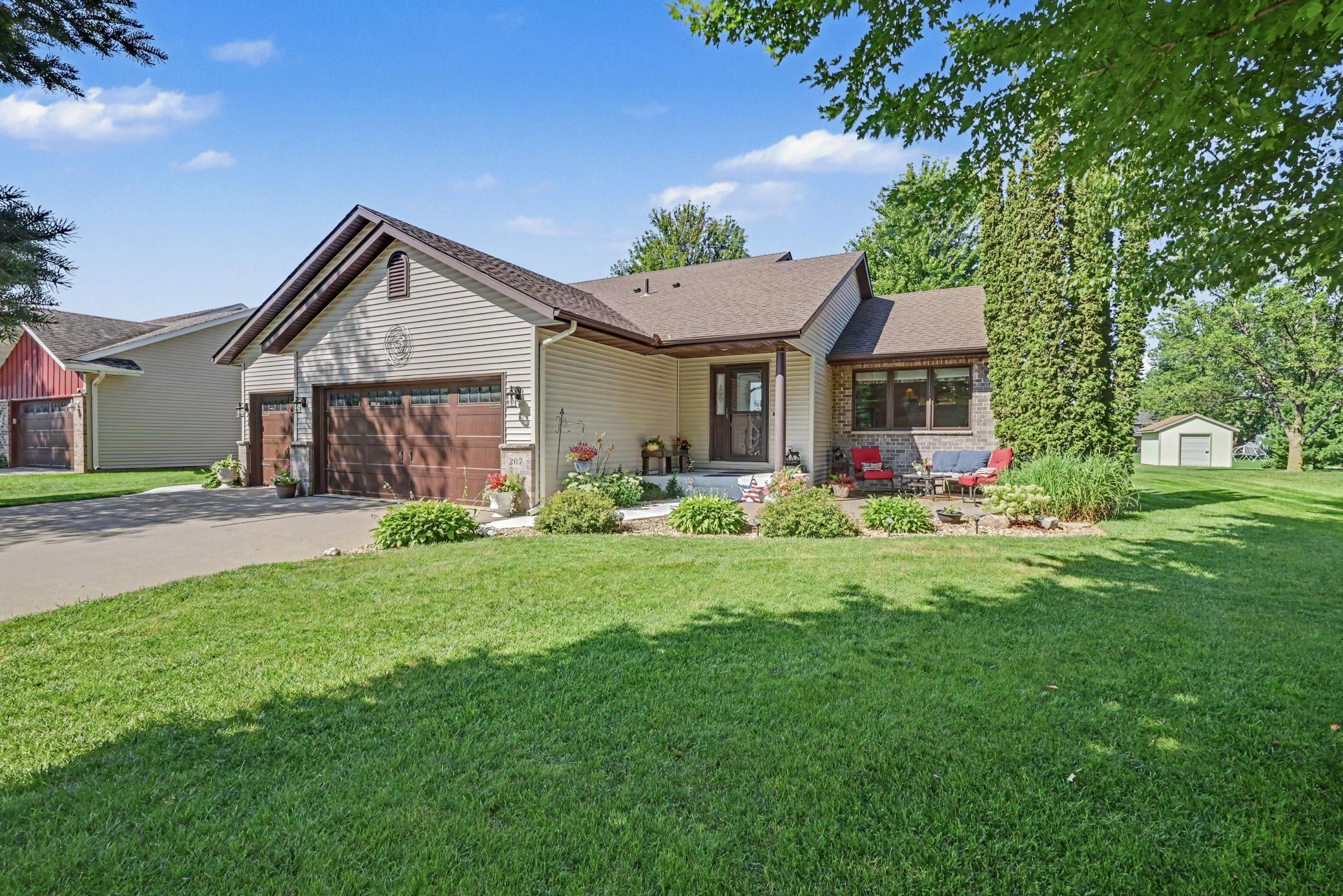 207 10th Ave NW, Lonsdale, MN 55046