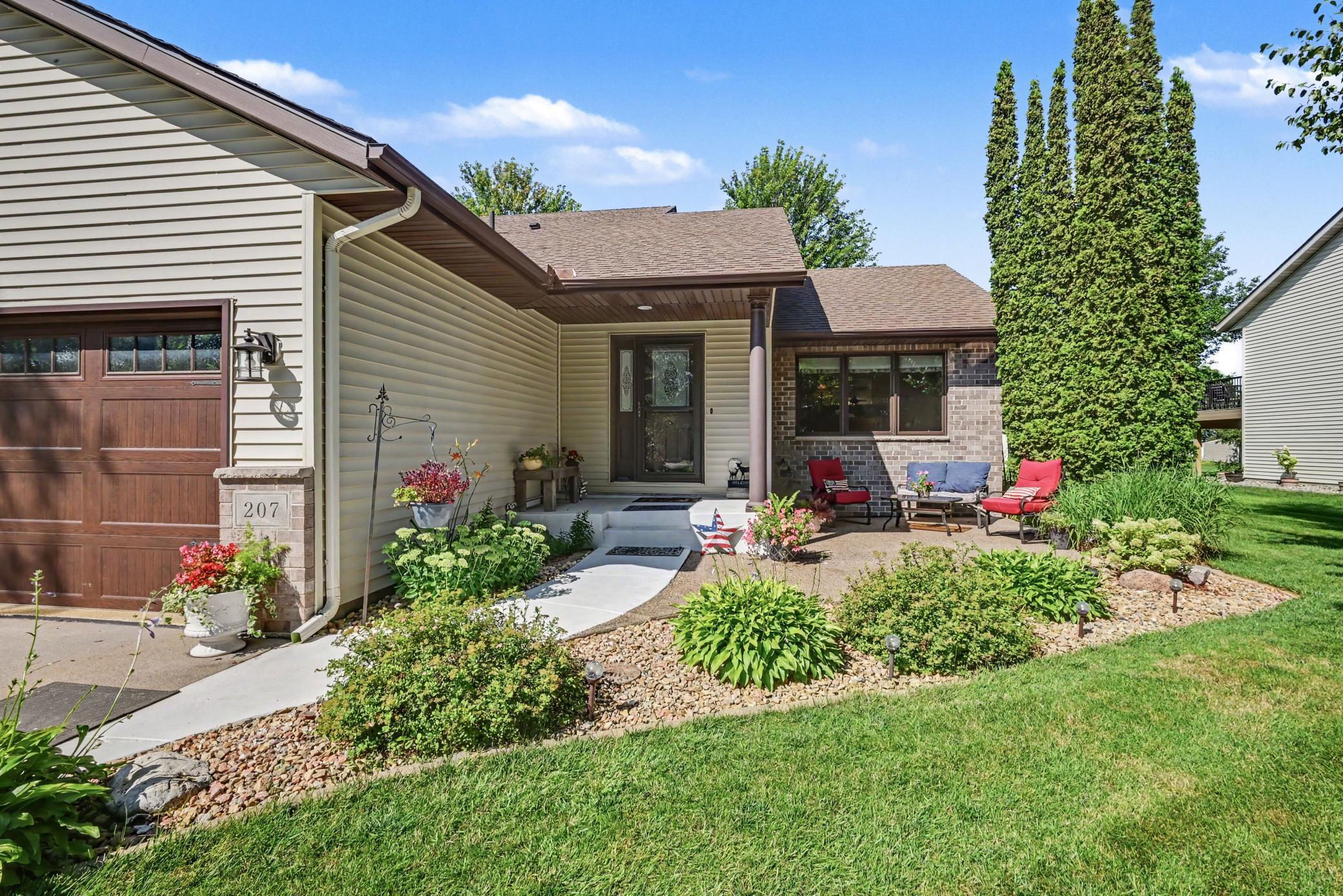207 10th Ave NW, Lonsdale, MN 55046
