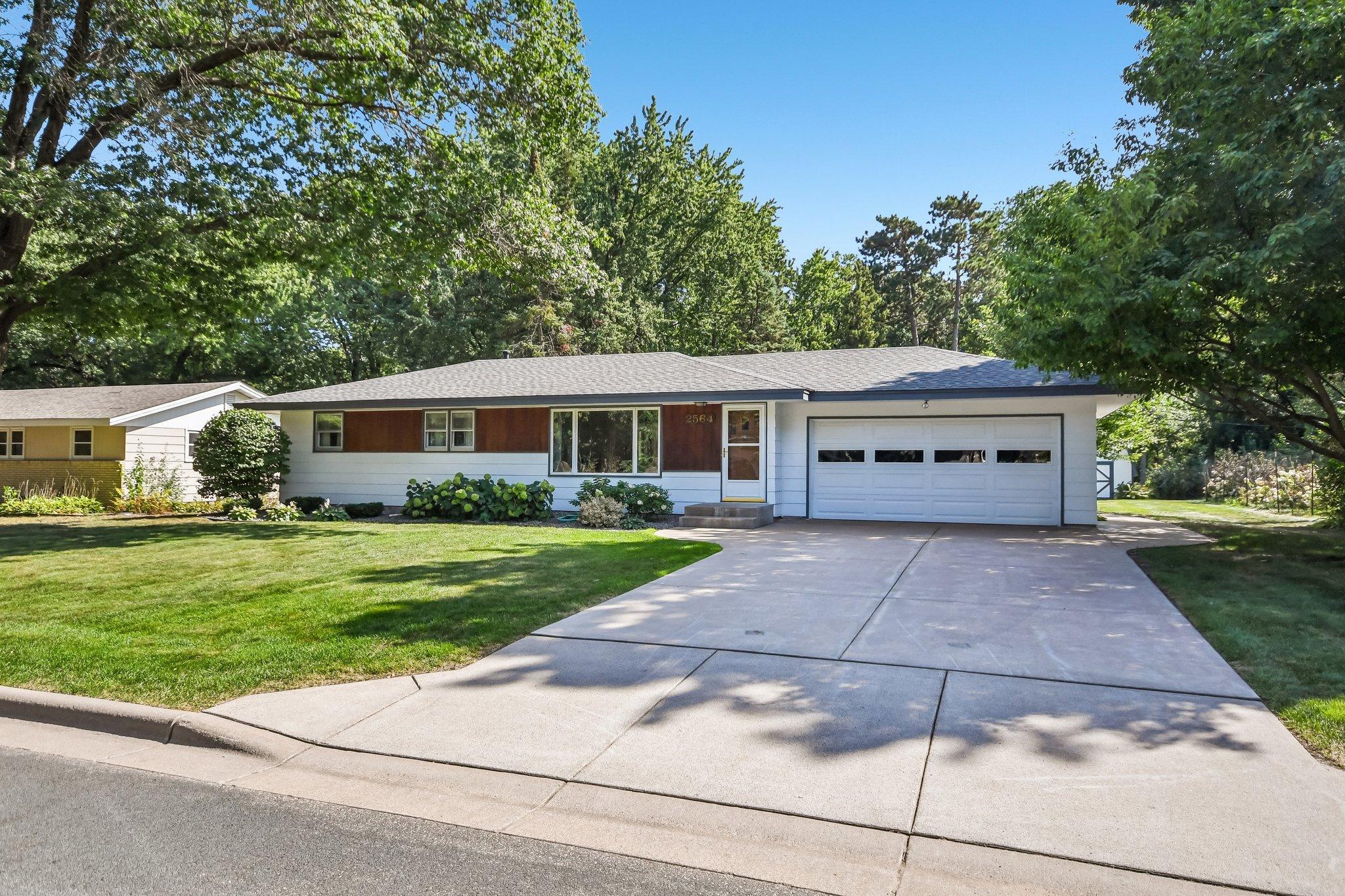 2564 Ardan Ave, Mounds View, MN 55112