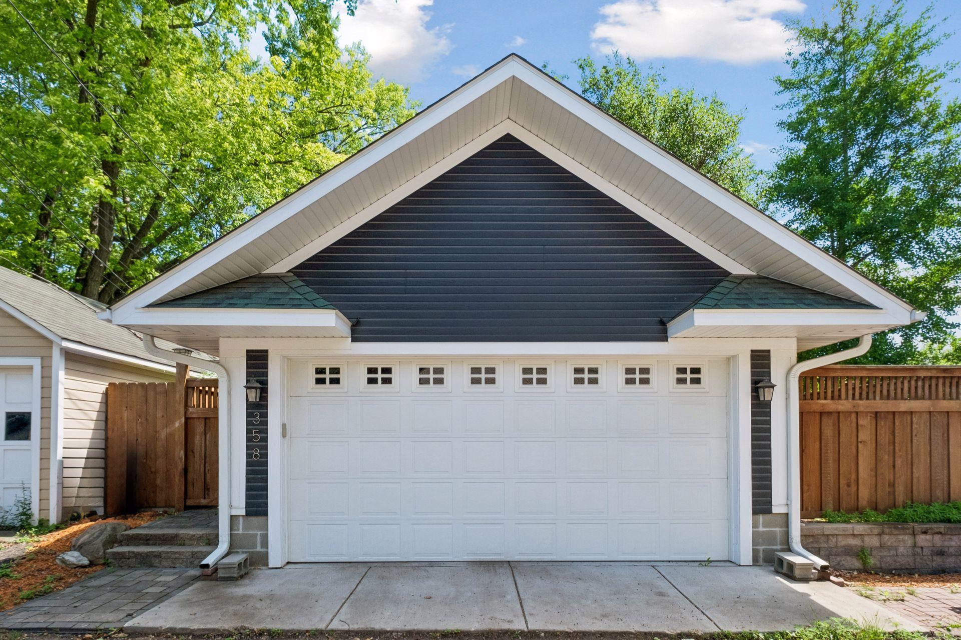 358 Cretin Ave S, Saint Paul, MN 55105