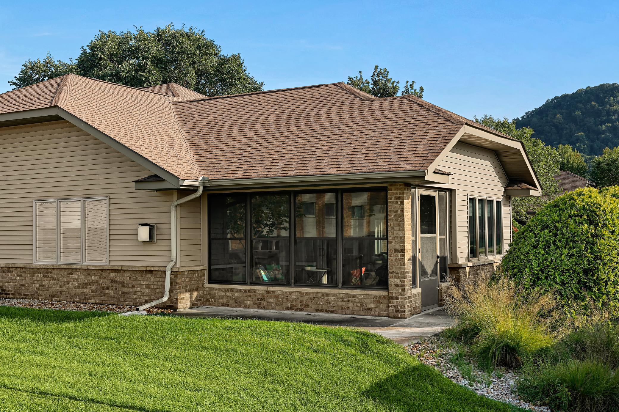 100 Candlewood Dr, Winona, MN 55987