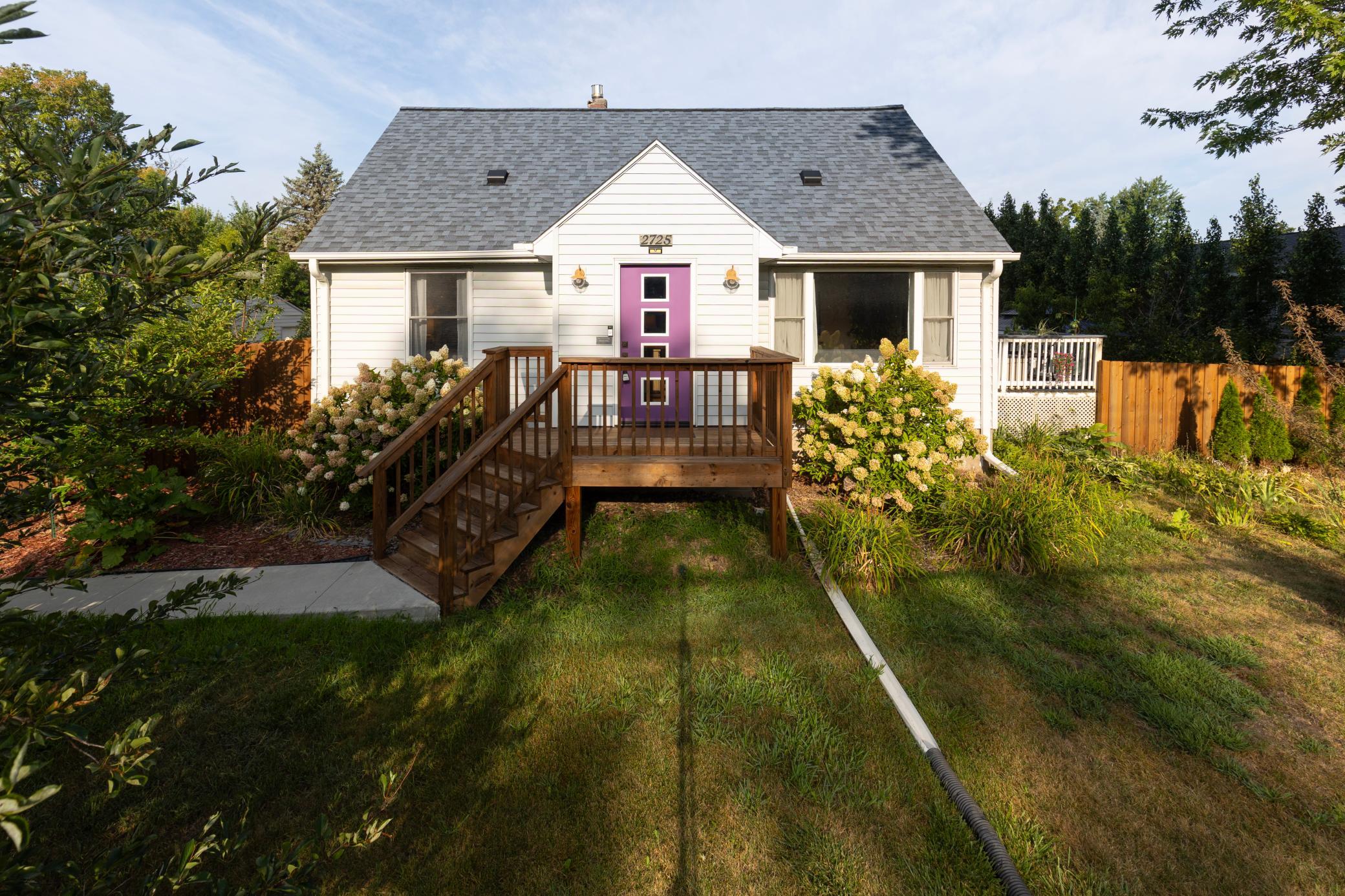 2725 Division St N, North Saint Paul, MN 55109
