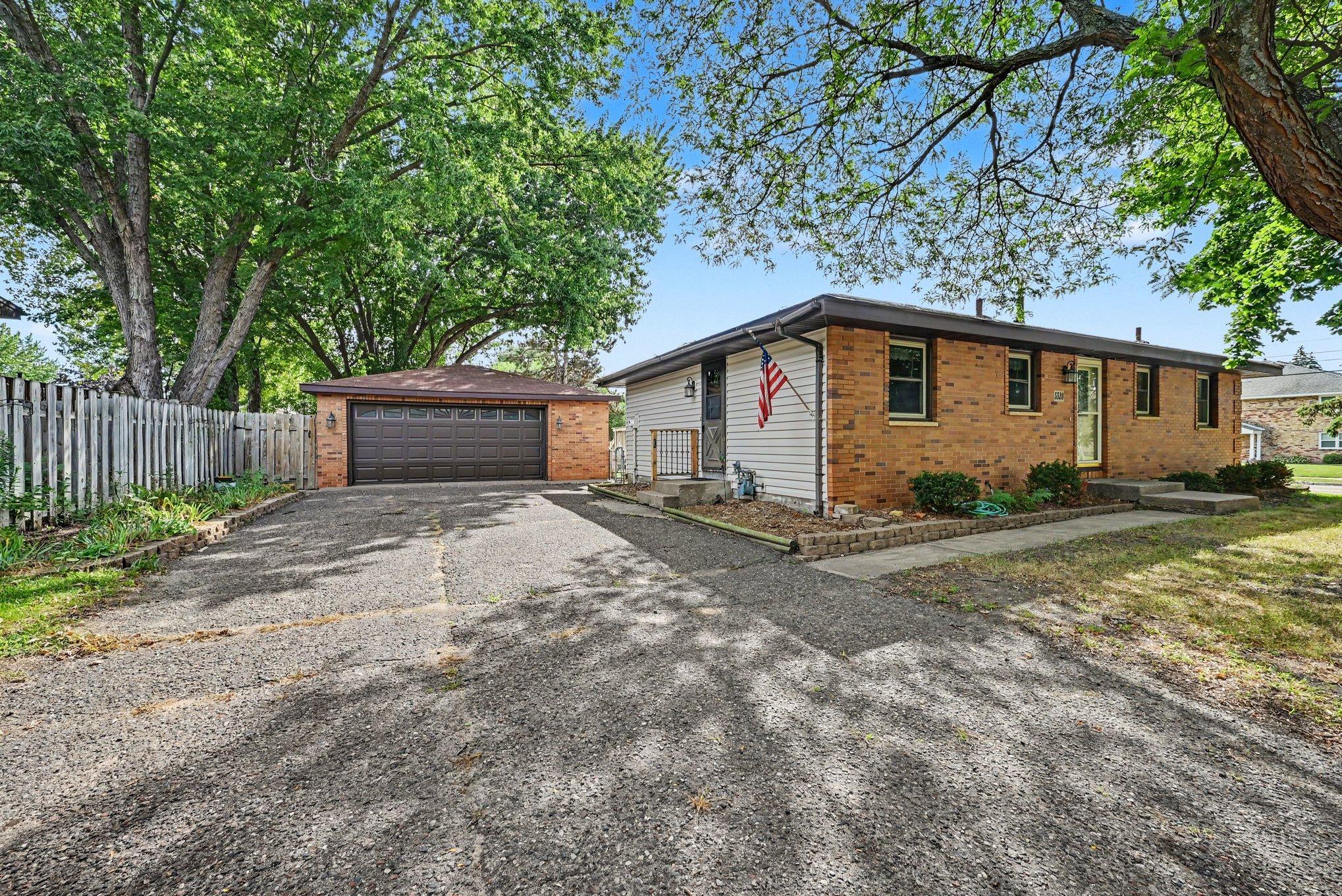 5520 Saint Stephens St, Mounds View, MN 55112
